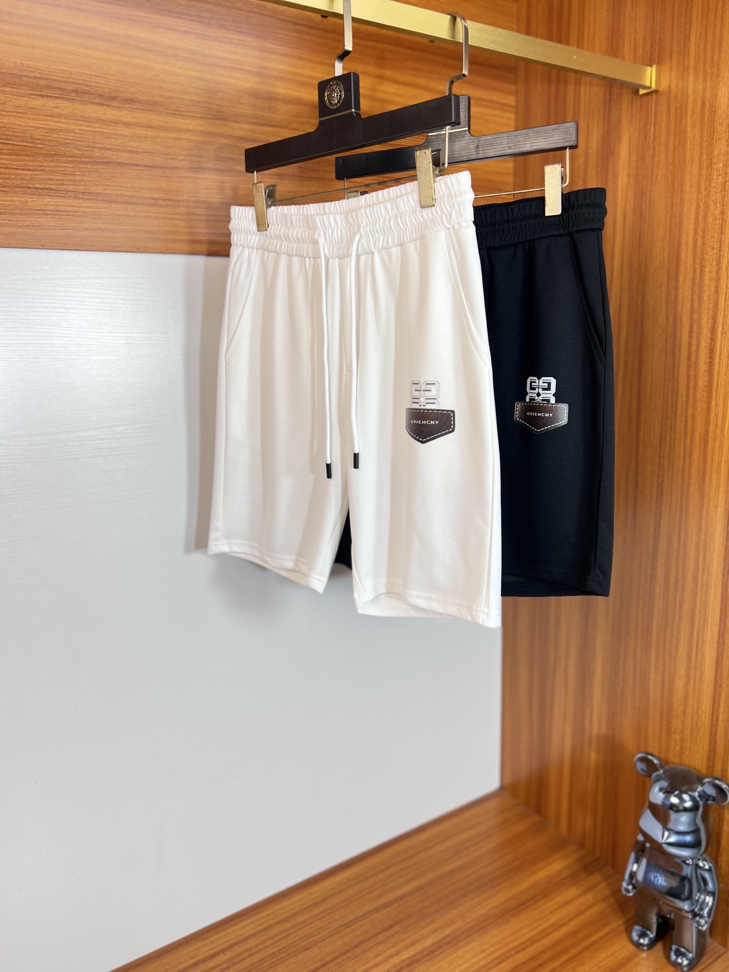 NO:929252,give/Givenchy 2026 spring and summer new products, complete with three standards, five-point shorts, good products, no need to introduce too much, look at the details, counter size M-XXXL / upper body recommendation: L,,givenchy,givenchy,shorts,19860909give/纪梵希 2026春夏新品 三标齐全 五分短裤 好货不用过多介绍 看细节 专柜码数M-XXXL /上身建议L,,givenchy,givenchy,shorts,,Men's clothing