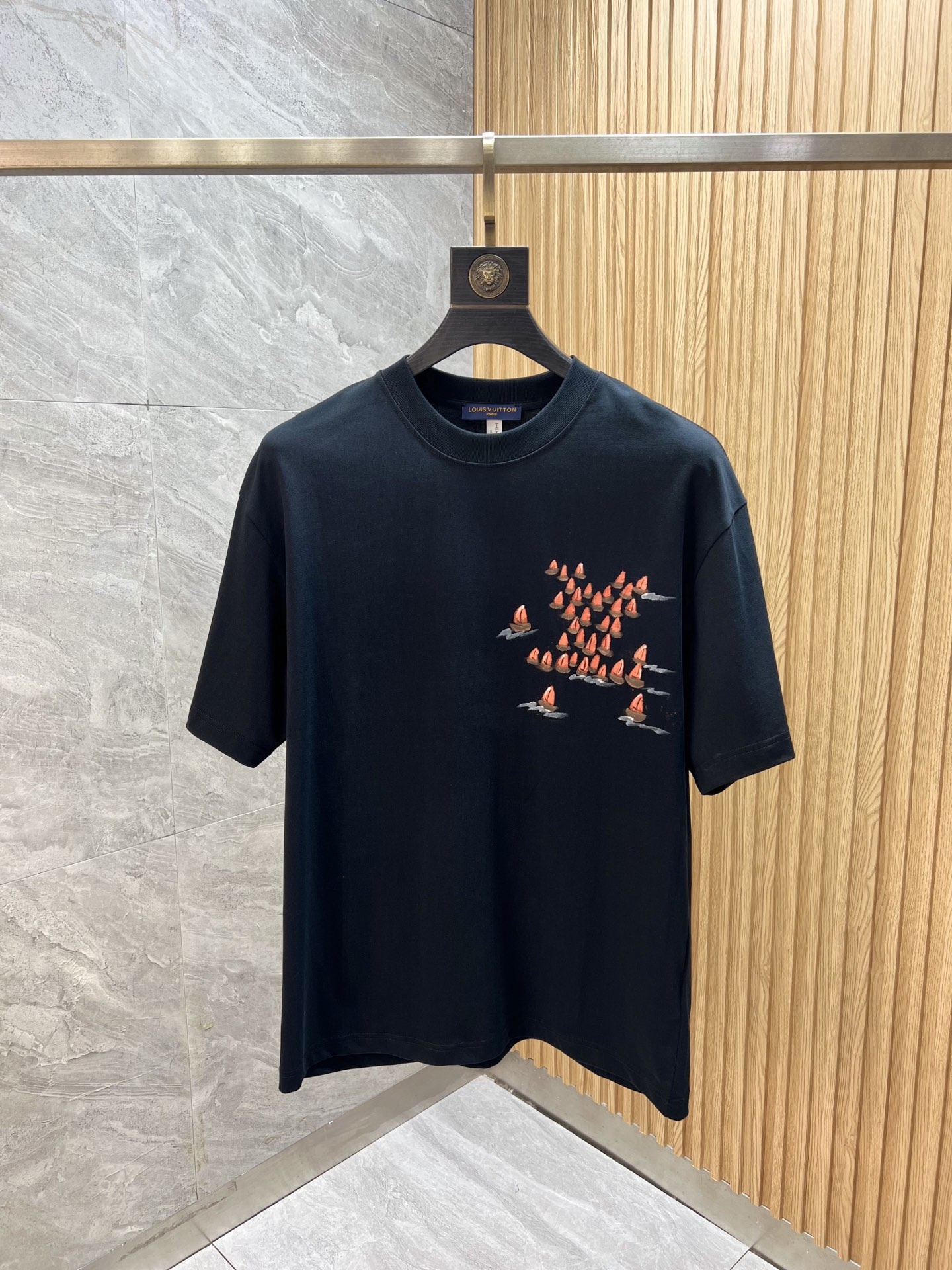 NO:843085,LV/Louis Vuitton 2026 spring and summer new products, complete with three labels, pure cotton short-sleeved T-shirt, good product without too much introduction, look at the details, counter size S-XXL / recommended M,, louis vuitton, louis vuitton, T-shirt, tees, t-shirt,19860909LV/路易威登 2026春夏新品 三标齐全 纯棉短袖T恤 好货不用过多介绍 看细节 专柜码数S-XXL /建议M,,louis vuitton,louis vuitton,T-shirt,tees，t-shirt,,Men's clothing