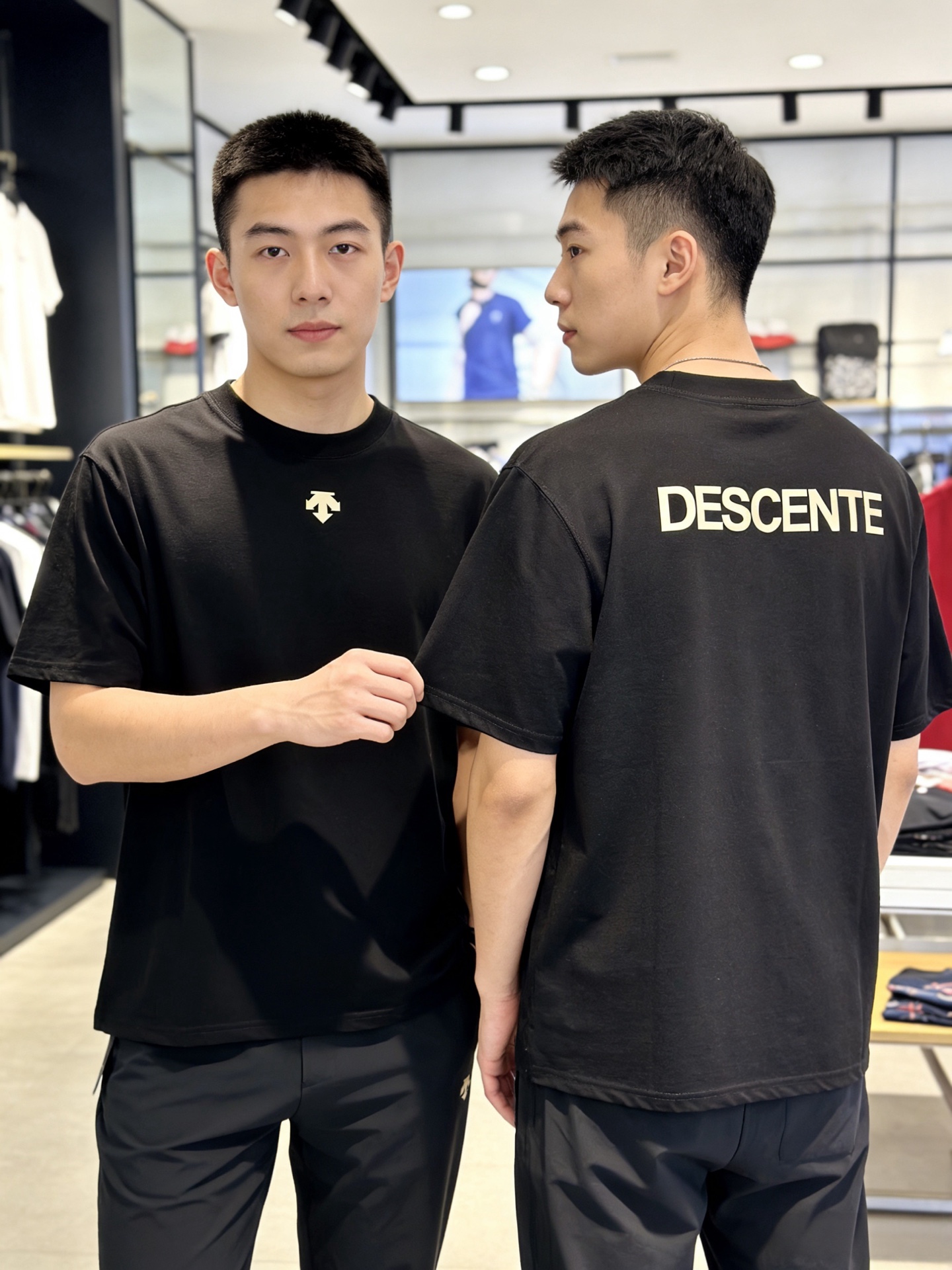 NO:843112,Descente's 2026 spring and summer new products, complete with three labels, round neck pure cotton short-sleeved T-shirt, good product, no need to introduce too much, look at the details, counter size M-XXXL / recommended L, slightly loose version, T-shirt, tees, t-shirt,19860909迪桑特 2026春夏新品 三标齐全 圆领纯棉短袖T恤 好货不用过多介绍 看细节 专柜码数M-XXXL /建议L 微宽松版型,,T-shirt,tees，t-shirt,,Men's clothing