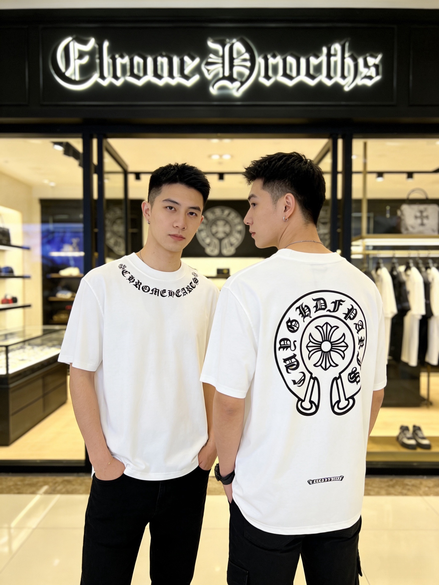 NO:843116,Ch/Chrome Hearts 2026 spring and summer new products, complete with three labels, round neck pure cotton short-sleeved T-shirt, good product does not need to be introduced too much, look at the details, counter size M-XXXL / recommended L, slightly loose version, chrome hearts, T-shirt, tees, t-shirt,19860909Ch/克罗心 2026春夏新品 三标齐全 圆领纯棉短袖T恤 好货不用过多介绍 看细节 专柜码数M-XXXL /建议L 微宽松版型,,chrome hearts,T-shirt,tees，t-shirt,,Men's clothing