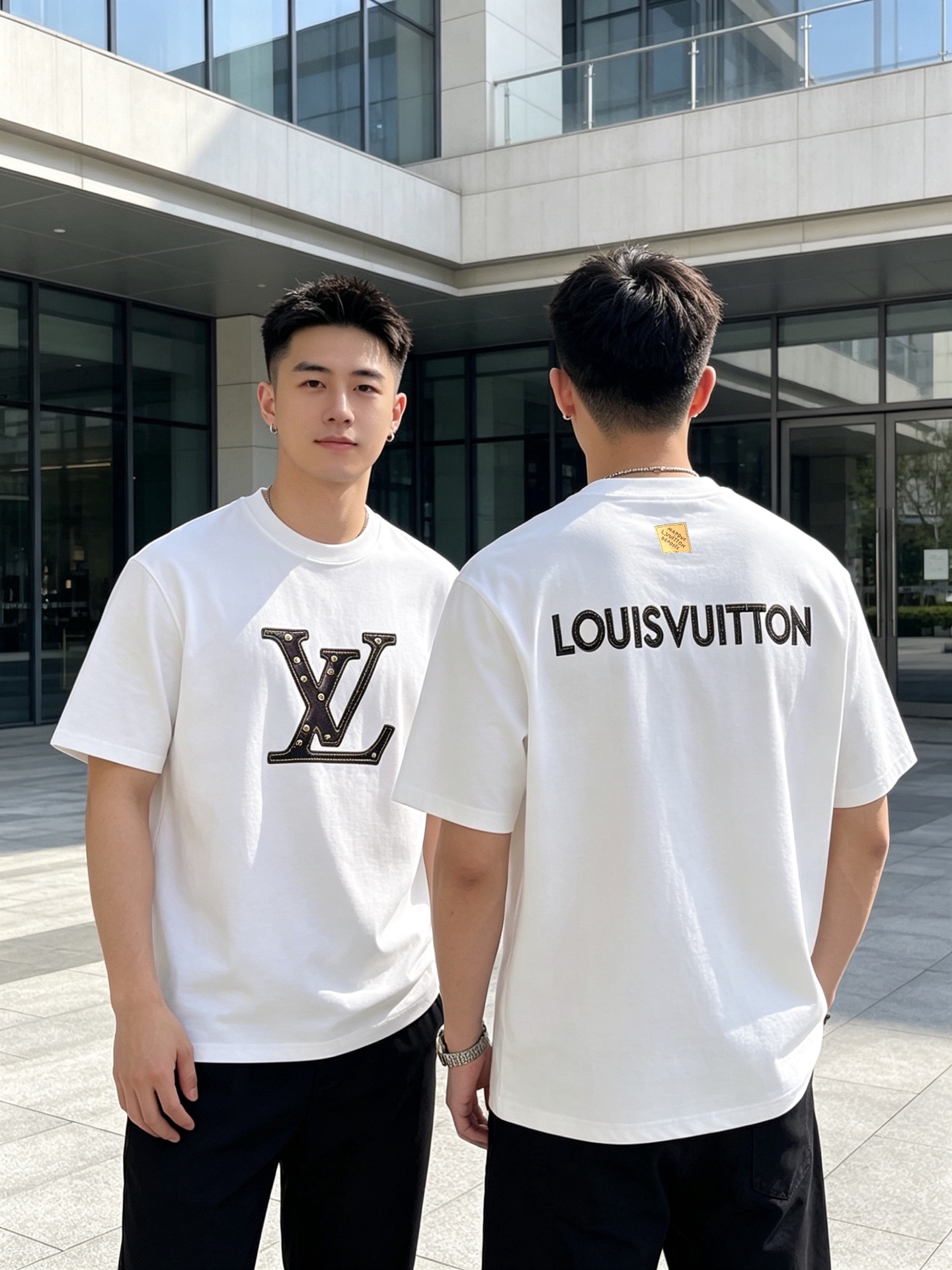 NO:935264,LV/Louis Vuitton 2026 spring and summer new products, complete with three labels, mercerized cotton round neck short-sleeved T-shirt, good product without too much introduction, look at the details, counter size M-XXXL 175/140 recommended L,, louis vuitton, louis vuitton, T-shirt, tees, t-shirt,19860909LV/路易威登 2026年春夏新品上新 三标齐全 丝光棉圆领短袖T恤 好货不用过多介绍 看细节 专柜码数M-XXXL 175/140建议L,,louis vuitton,louis vuitton,T-shirt,tees，t-shirt,,Men's clothing