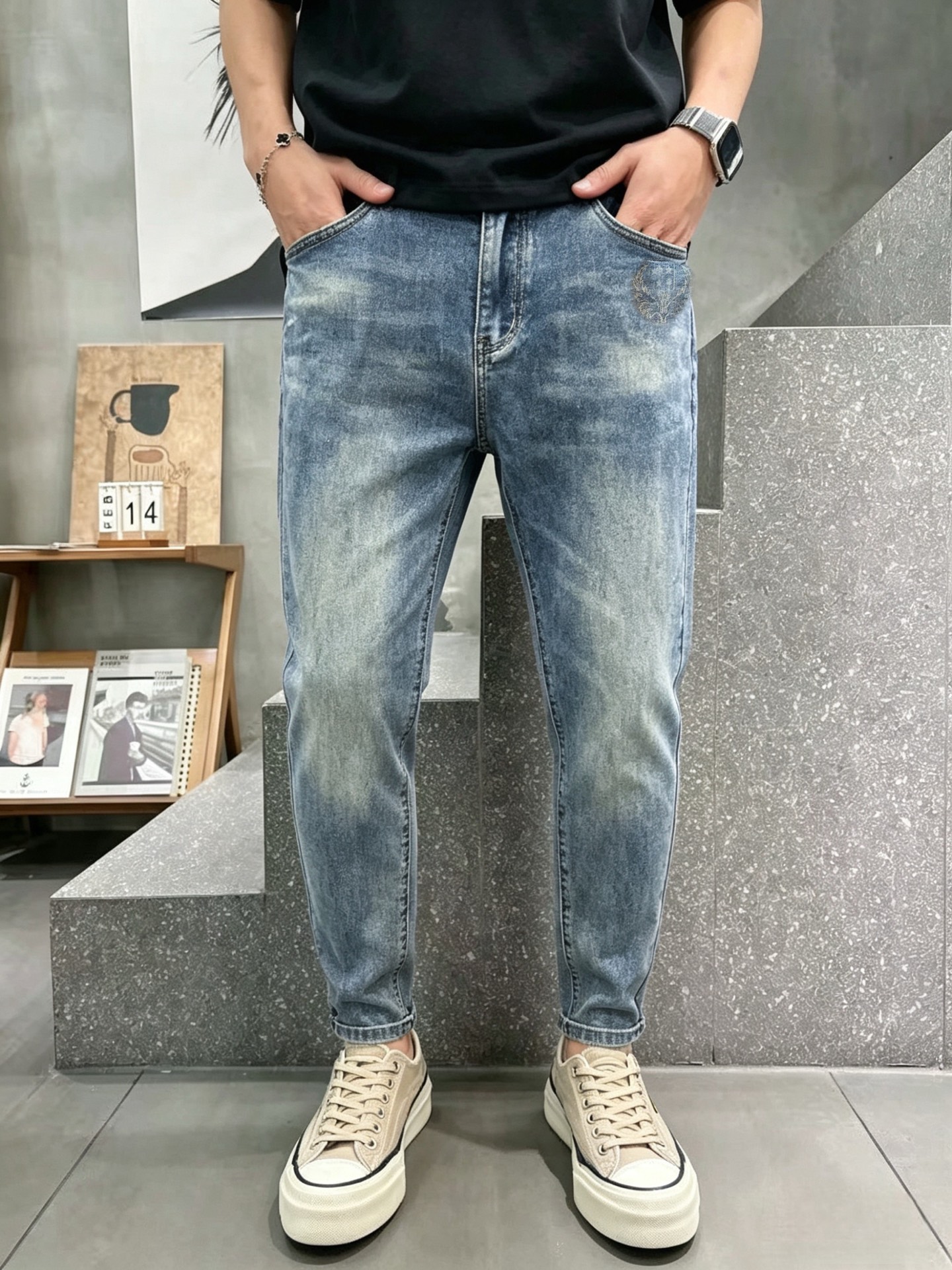 NO:937559,LP 1956 spring and summer new products, complete with three labels, jeans, good products, no need to introduce too much, look at the details, counter size 29-38 / upper body size 32, loro piana, jeans,19860909LP 1956春夏新品 三标齐全 牛仔裤 好货不用过多介绍 看细节 专柜码数29-38 /上身32码,,loro piana,jeans,,Men's clothing