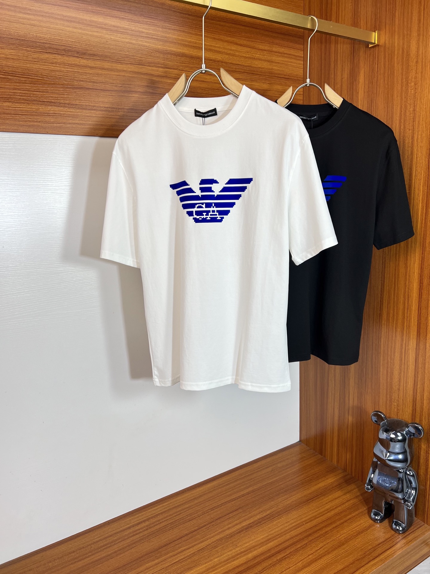 NO:937485,Armani/Armani 2026 spring and summer new products, complete with three labels, mercerized cotton round neck short-sleeved T-shirt, good product does not need to be introduced too much, look at the details, counter size M-XXXL / recommended L,, armani, armani, T-shirt, tees, t-shirt,19860909Armani/阿玛尼 2026年春夏新品上新 三标齐全 丝光棉圆领短袖T恤 好货不用过多介绍 看细节 专柜码数M-XXXL /建议L,,armani,armani,T-shirt,tees，t-shirt,,Men's clothing