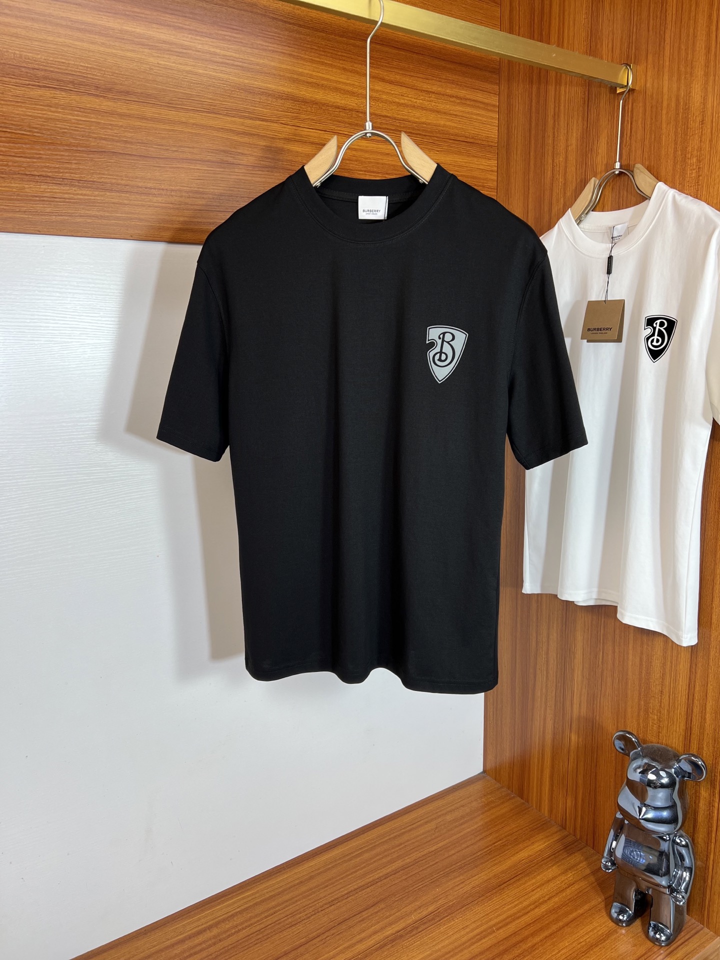 NO:937465,Burberry/Burberry 2026 spring and summer new products, complete with three labels, mercerized cotton round neck short-sleeved T-shirt, good product does not need to be introduced too much, look at the details, counter size M-XXXL / recommended L,, burberry, burberry, T-shirt, tees, t-shirt,19860909Burberry/巴宝莉 2026年春夏新品上新 三标齐全 丝光棉圆领短袖T恤 好货不用过多介绍 看细节 专柜码数M-XXXL /建议L,,burberry,burberry,T-shirt,tees，t-shirt,,Men's clothing