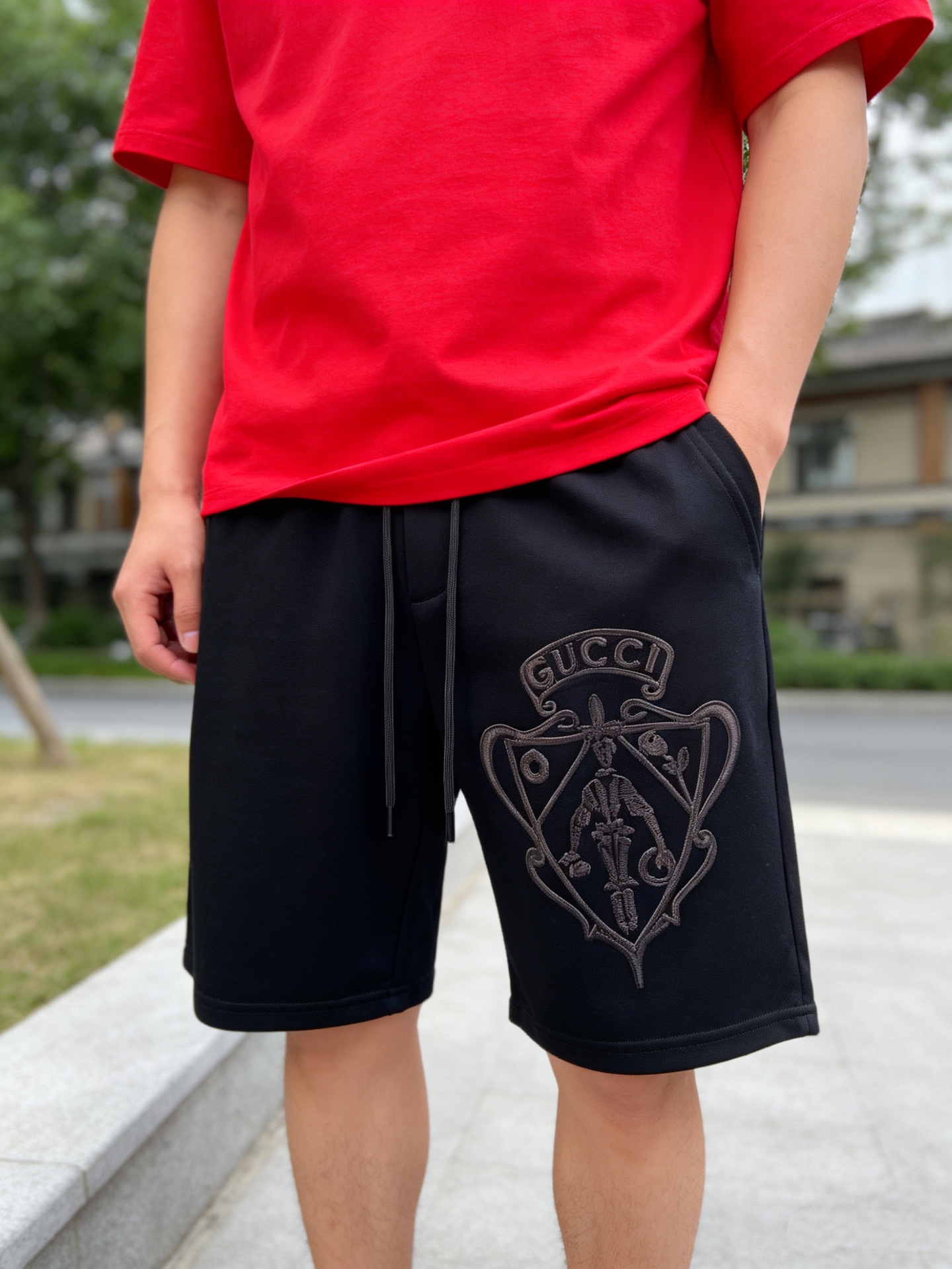 NO:773905,Gucci/Gucci 2026 spring and summer new products, complete with three labels, five-point shorts, good products, no need to introduce too much, look at the details, counter size M-XXXL 175/upper body recommended L,,gucci,shorts,19860909Gucci/古奇 2026春夏新品 三标齐全 五分短裤 好货不用过多介绍 看细节 专柜码数M-XXXL 175/上身建议L,,gucci,shorts,,Men's clothing