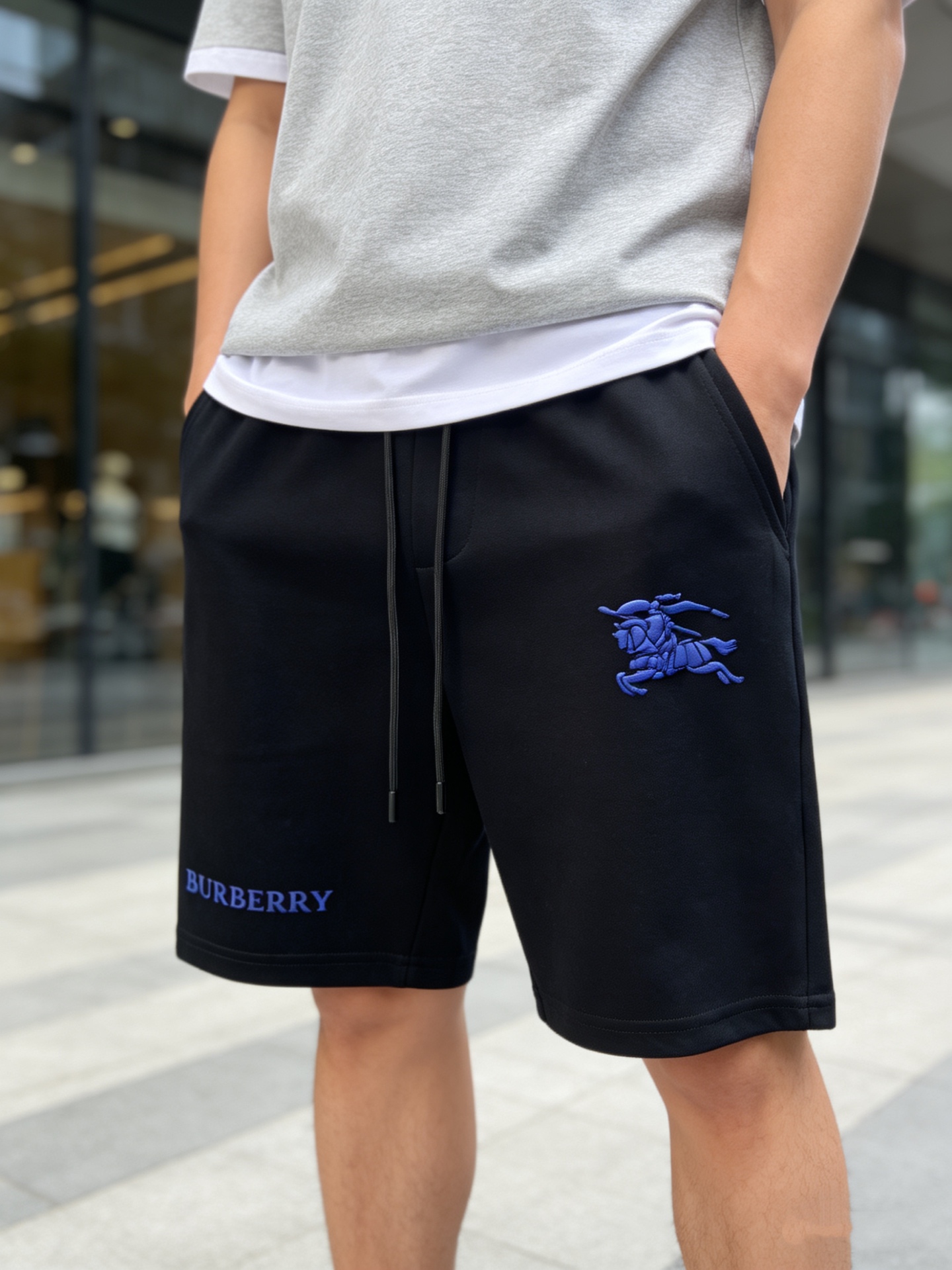 NO:773907,Burberry/Burberry 2026 spring and summer new products, complete with three standards, five-point shorts, good products, no need to introduce too much, look at the details, counter size M-XXXL 175/upper body recommended L,, burberry, burberry, shorts,19860909Burberry/巴宝莉 2026春夏新品 三标齐全 五分短裤 好货不用过多介绍 看细节 专柜码数M-XXXL 175/上身建议L,,burberry,burberry,shorts,,Men's clothing