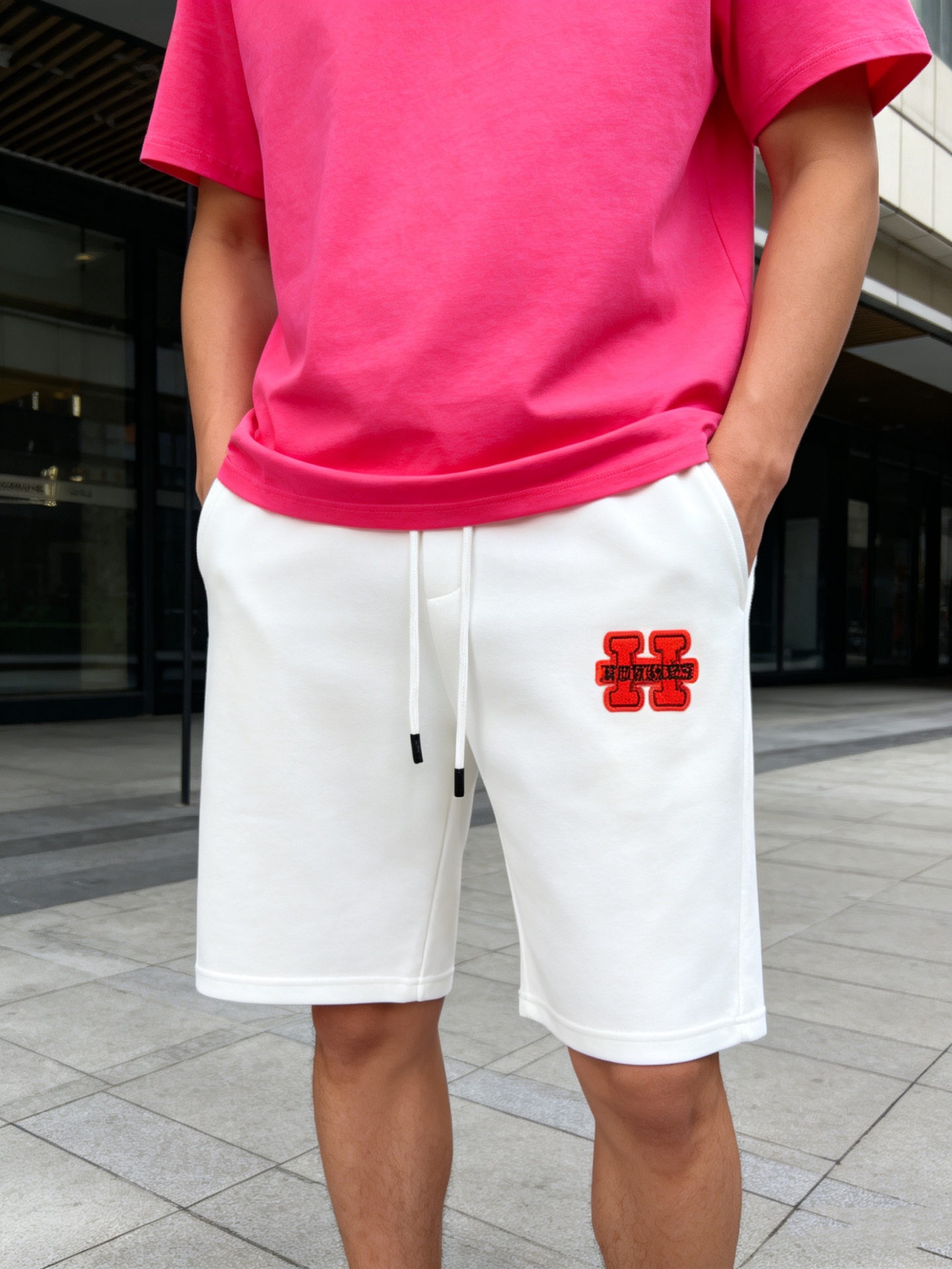 NO:773913,Hermes/Hermès 2026 spring and summer new products, complete with three standards, five-point shorts, good products, no need to introduce too much, look at the details, counter size M-XXXL 175/upper body recommended L,,hermes,hermes,shorts,19860909Hermes/爱马仕 2026春夏新品 三标齐全 五分短裤 好货不用过多介绍 看细节 专柜码数M-XXXL 175/上身建议L,,hermes,hermes,shorts,,Men's clothing