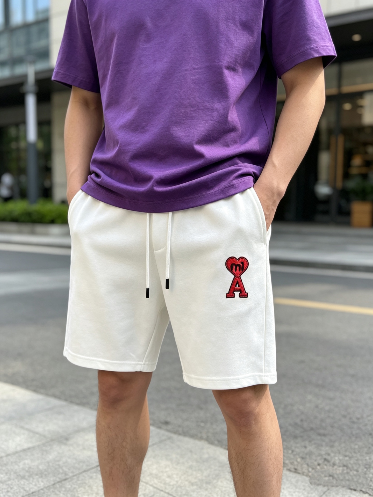 NO:776329,Ami 2026 spring and summer new products, complete with three standards, five-point shorts, good products, no need to introduce too much, look at the details, counter size M-XXXL 175/upper body recommended L,, shorts,19860909Ami 2026春夏新品 三标齐全 五分短裤 好货不用过多介绍 看细节 专柜码数M-XXXL 175/上身建议L,,shorts,,Men's clothing
