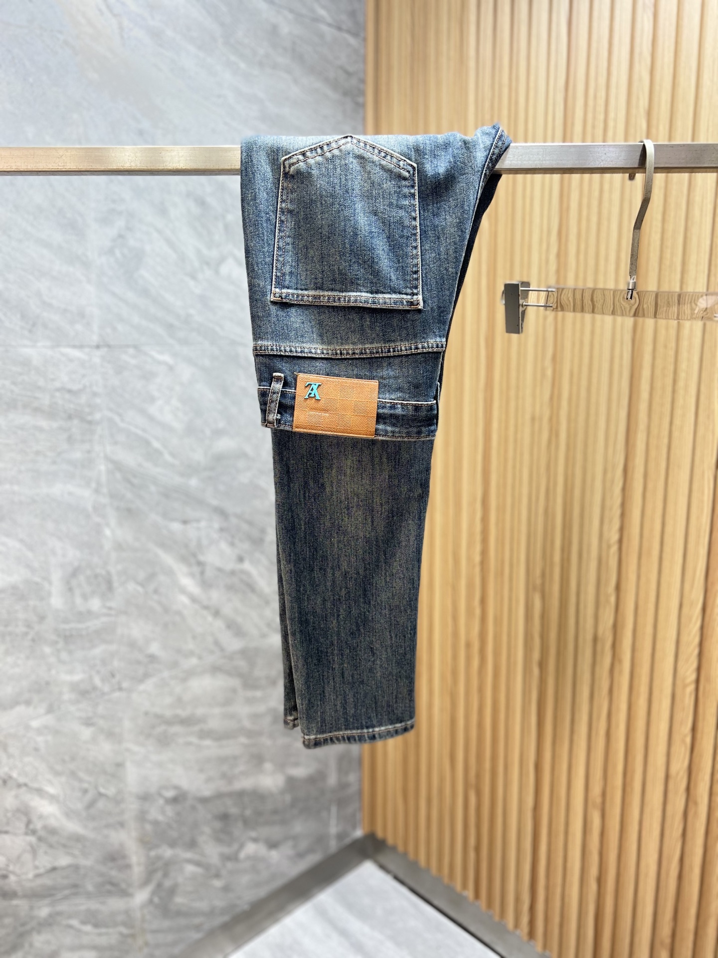 NO:848994,LV/Louis Vuitton 2026 spring and summer new products, complete with three labels, jeans, good products, no need to introduce too much, look at the details, counter size 28-38, no 35 37 / upper body size 32,, louis vuitton, louis vuitton, jeans,19860909LV/路易威登 2026春夏新品 三标齐全 牛仔裤 好货不用过多介绍 看细节 专柜码数28-38 无35 37 /上身32码,,louis vuitton,louis vuitton,jeans,,Men's clothing