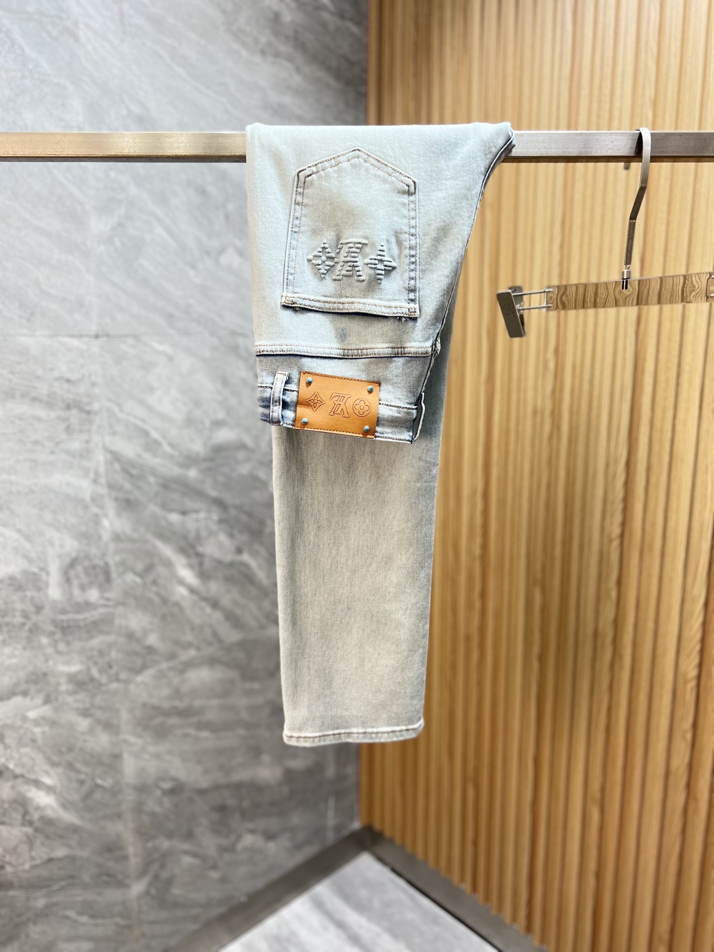 NO:849000,LV/Louis Vuitton 2026 spring and summer new products, complete with three labels, jeans, good products, no need to introduce too much, look at the details, counter size 28-38, no 35 37 / upper body size 32,, louis vuitton, louis vuitton, jeans,19860909LV/路易威登 2026春夏新品 三标齐全 牛仔裤 好货不用过多介绍 看细节 专柜码数28-38 无35 37 /上身32码,,louis vuitton,louis vuitton,jeans,,Men's clothing