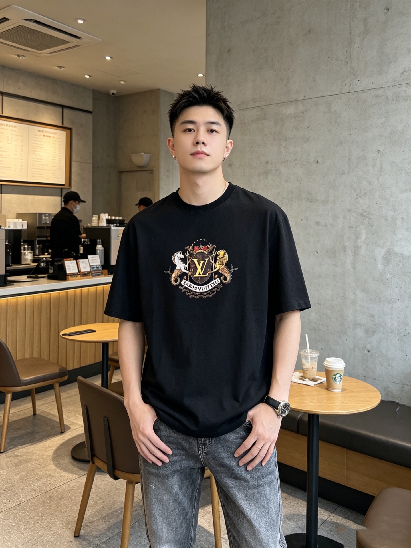 NO:829626,LV/Louis Vuitton 2026 spring and summer new products, complete with three labels, mercerized cotton round neck short-sleeved T-shirt, counter size M-XXXL 175/140 recommended L,, louis vuitton, louis vuitton, T-shirt, tees, t-shirt,19860909LV/路易威登 2026年春夏新品上新 三标齐全 丝光棉圆领短袖T恤 专柜码数M-XXXL 175/140建议L,,louis vuitton,louis vuitton,T-shirt,tees，t-shirt,,Men's clothing