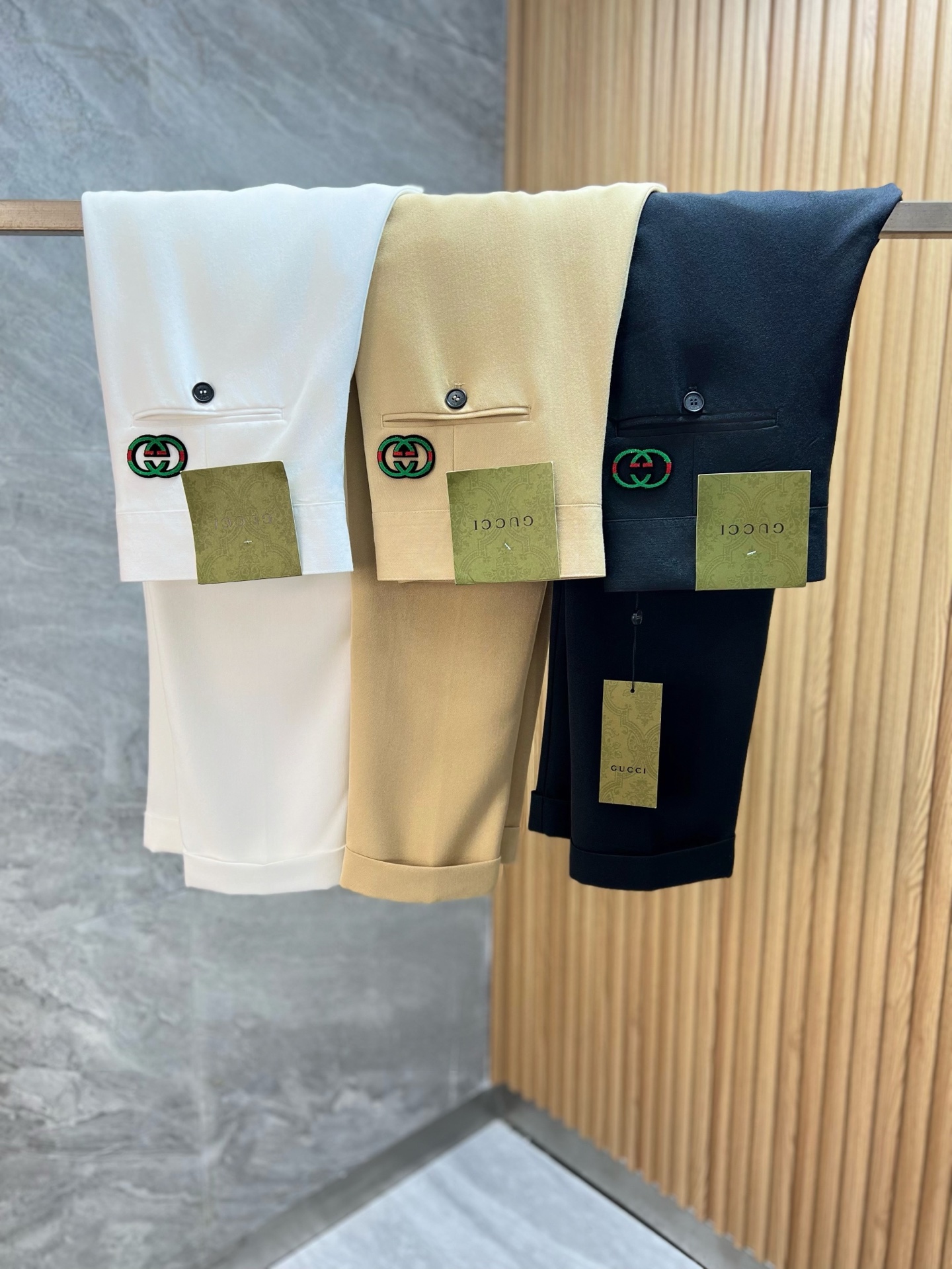 NO:831820,Gucci/Gucci 2026 spring and summer new products, complete with three labels, trousers, casual pants, good products, no need to introduce too much, look at the details, counter size 29-38, no 35, 37/upper body 32,, gucci,19860909Gucci/古奇 2026春夏新品 三标齐全 西裤 休闲裤 好货不用过多介绍 看细节 专柜码数29-38无35 37/上身32,,gucci,,Men's clothing