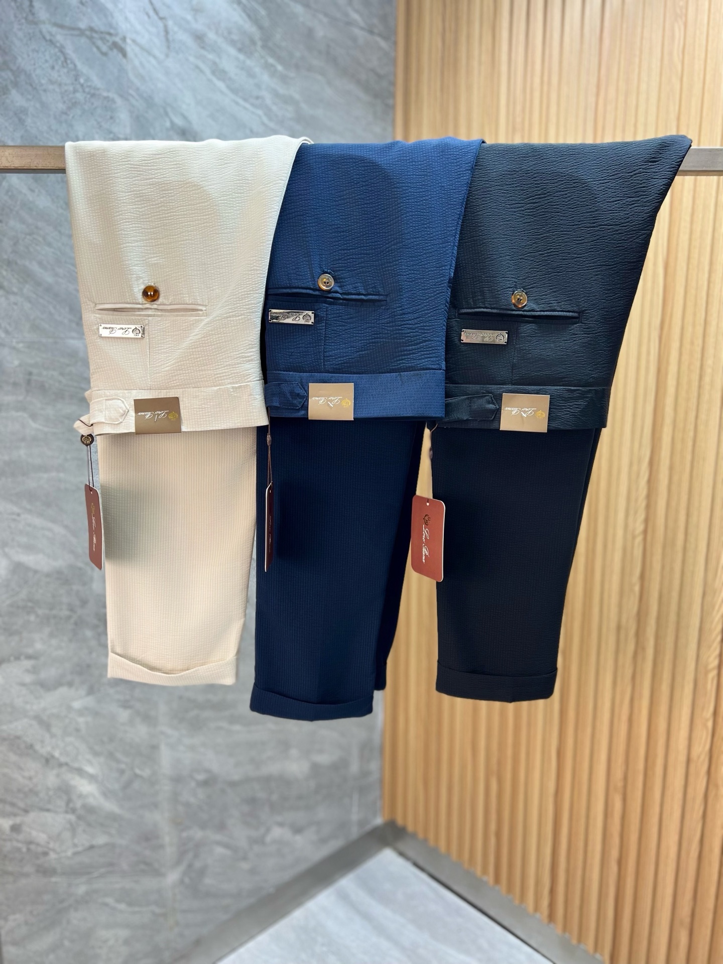 NO:831846,LP 1956 spring and summer new products, complete with three labels, trousers, casual pants, good products, no need to introduce too much, look at the details, counter size 29-38, no 35, 37/upper body 32,, loro piana,19860909LP 1956春夏新品 三标齐全 西裤 休闲裤 好货不用过多介绍 看细节 专柜码数29-38无35 37/上身32,,loro piana,,Men's clothing