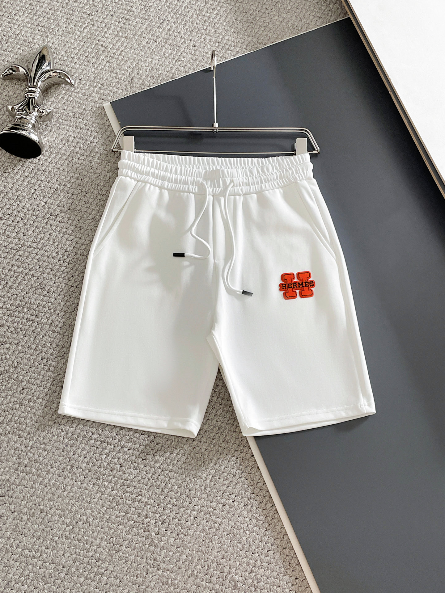 NO:873453,Hermes / Hermès 2026 spring and summer new products, complete with three standards, elastic band five-point shorts, good products without too much introduction, look at the details, counter size M-XXXL / upper body recommendation L,, hermes, hermes, shorts,19860909Hermes /爱马仕 2026春夏新品 三标齐全 松紧带五分短裤 好货不用过多介绍 看细节 专柜码数M-XXXL /上身建议L,,hermes,hermes,shorts,,Men's clothing
