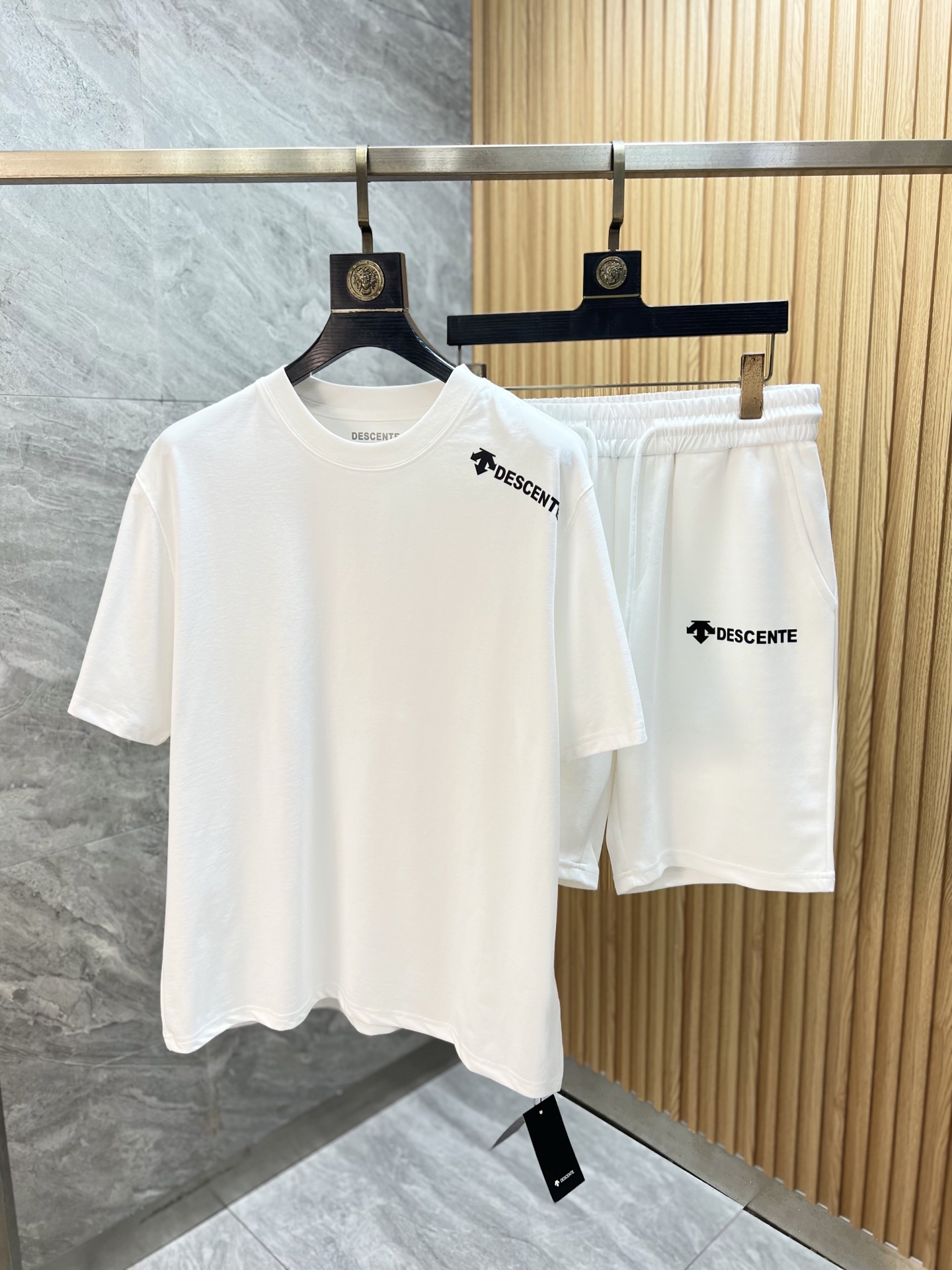 NO:912939,Tops and trousers Desante 2026 spring and summer new products, complete with three standards, fashionable casual suits, good products without too much introduction, look at the details, counter size M-XXXL / recommended L,,19860909上衣 裤子迪桑特 2026春夏新品 三标齐全 时尚休闲套装 好货不用过多介绍 看细节 专柜码数 M-XXXL /建议L,,,Men's clothing