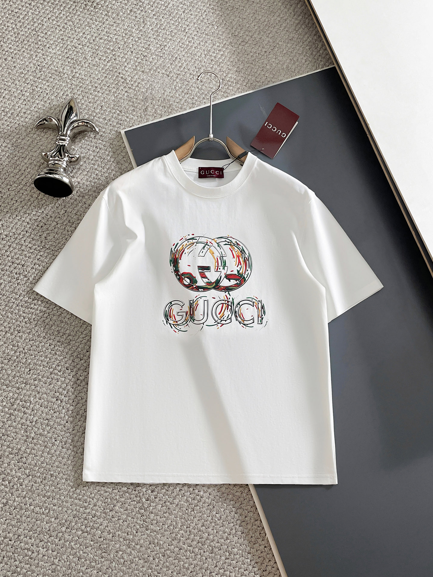 NO:912891,Gucci/Gucci 2026 spring and summer new products, complete with three labels, mercerized cotton short-sleeved T-shirt, good product without too much introduction, look at the details, counter size M-XXXL / recommended L,, gucci, T-shirt, tees, t-shirt,19860909Gucci/古奇 2026春夏新品 三标齐全 丝光棉短袖T恤 好货不用过多介绍 看细节 专柜码数M-XXXL /建议L,,gucci,T-shirt,tees，t-shirt,,Men's clothing