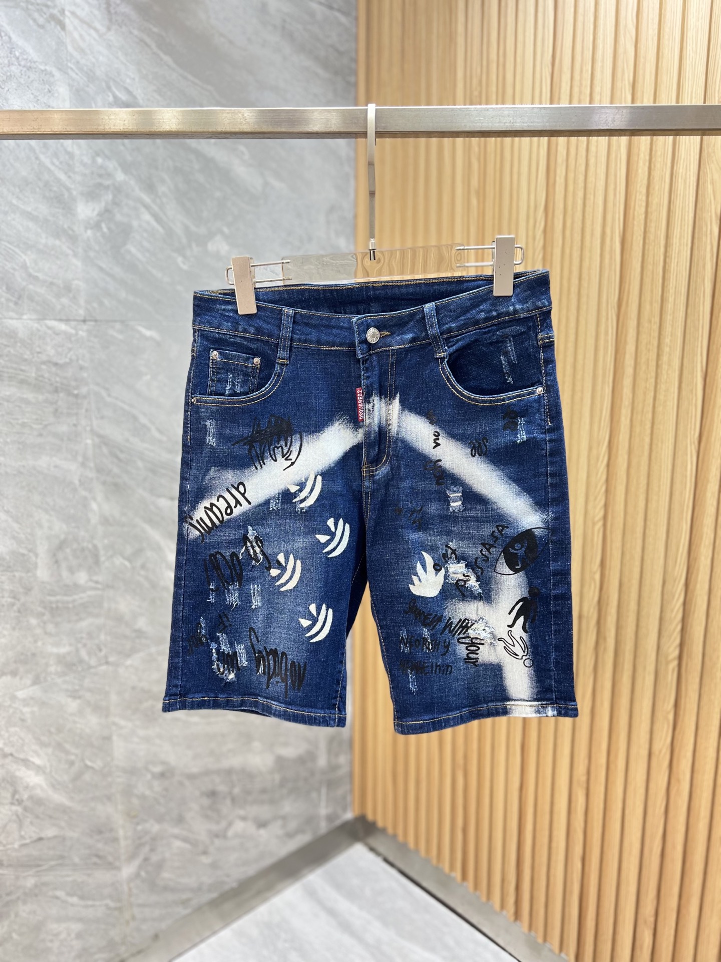 NO:835287,DQ2 2026 spring and summer new products, complete with three labels, jeans, good products, no need to introduce too much, look at the details, counter size 28-36 / upper body 32,,jeans,19860909DQ2 2026春夏新品 三标齐全 牛仔裤 好货不用过多介绍 看细节 专柜码数28-36 /上身32,,jeans,,Men's clothing