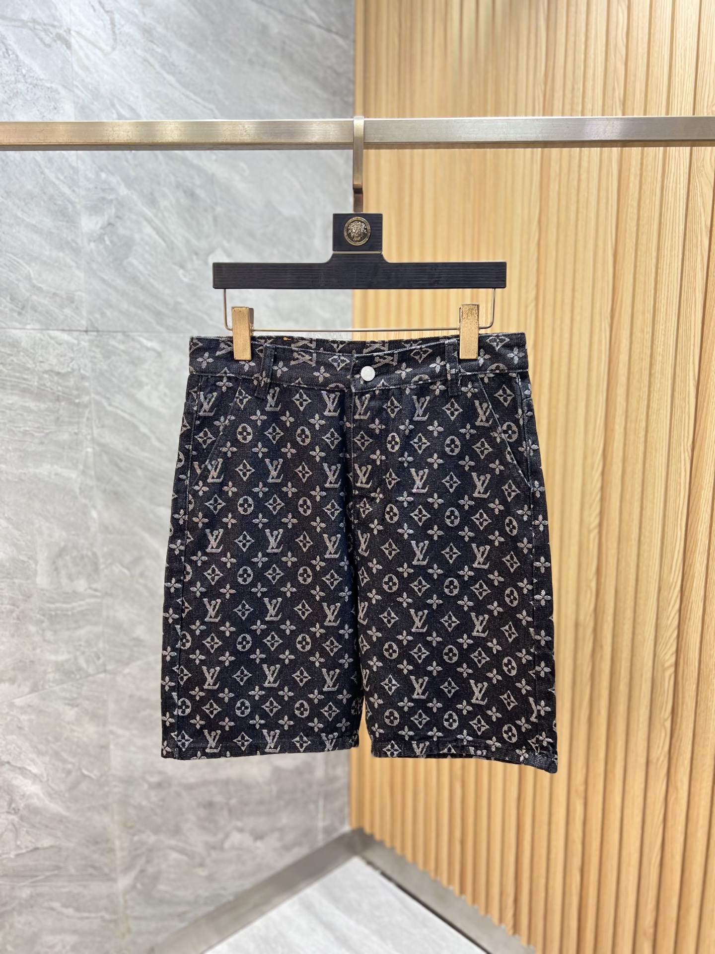 NO:915608,LV/Louis Vuitton 2026 spring and summer new products, complete with three labels, jeans, good products, no need to introduce too much, look at the details, counter size 28-36, 175/140, upper body 32,, louis vuitton, louis vuitton, jeans,19860909LV/路易威登 2026春夏新品 三标齐全 牛仔裤 好货不用过多介绍 看细节 专柜码数28-36 175/140上身32,,louis vuitton,louis vuitton,jeans,,Men's clothing