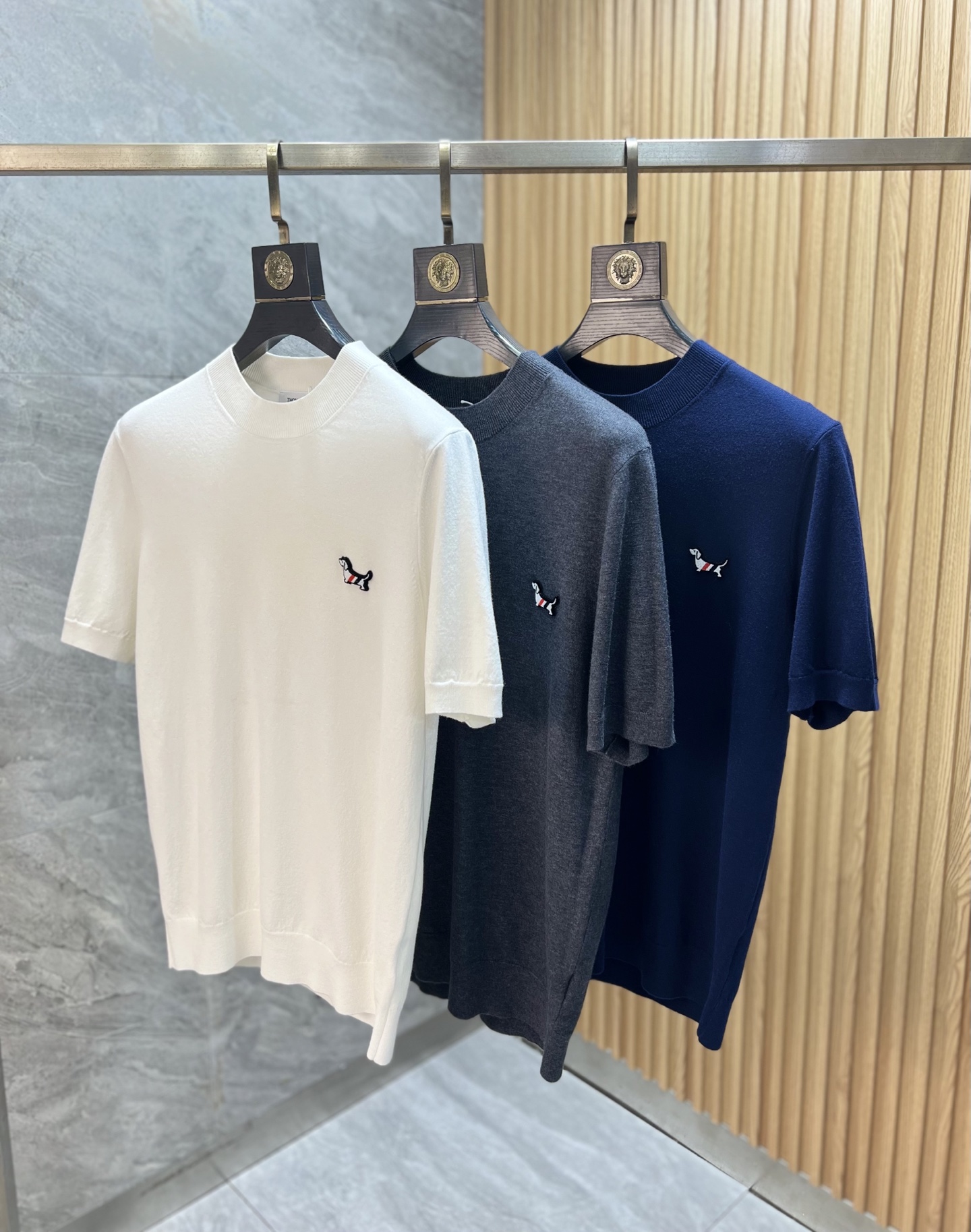 NO:835315,TB 2026 spring and summer new products, complete with three labels, knitted round neck short-sleeved T-shirt, old money style series, good products need not be introduced too much, look at the details, counter size M-XXXL / recommended L,, T-shirt, tees, t-shirt,19860909TB 2026年春夏新品上新 三标齐全 针织圆领短袖T恤 老钱风系列 好货不用过多介绍 看细节 专柜码数M-XXXL /建议L,,T-shirt,tees，t-shirt,,Men's clothing