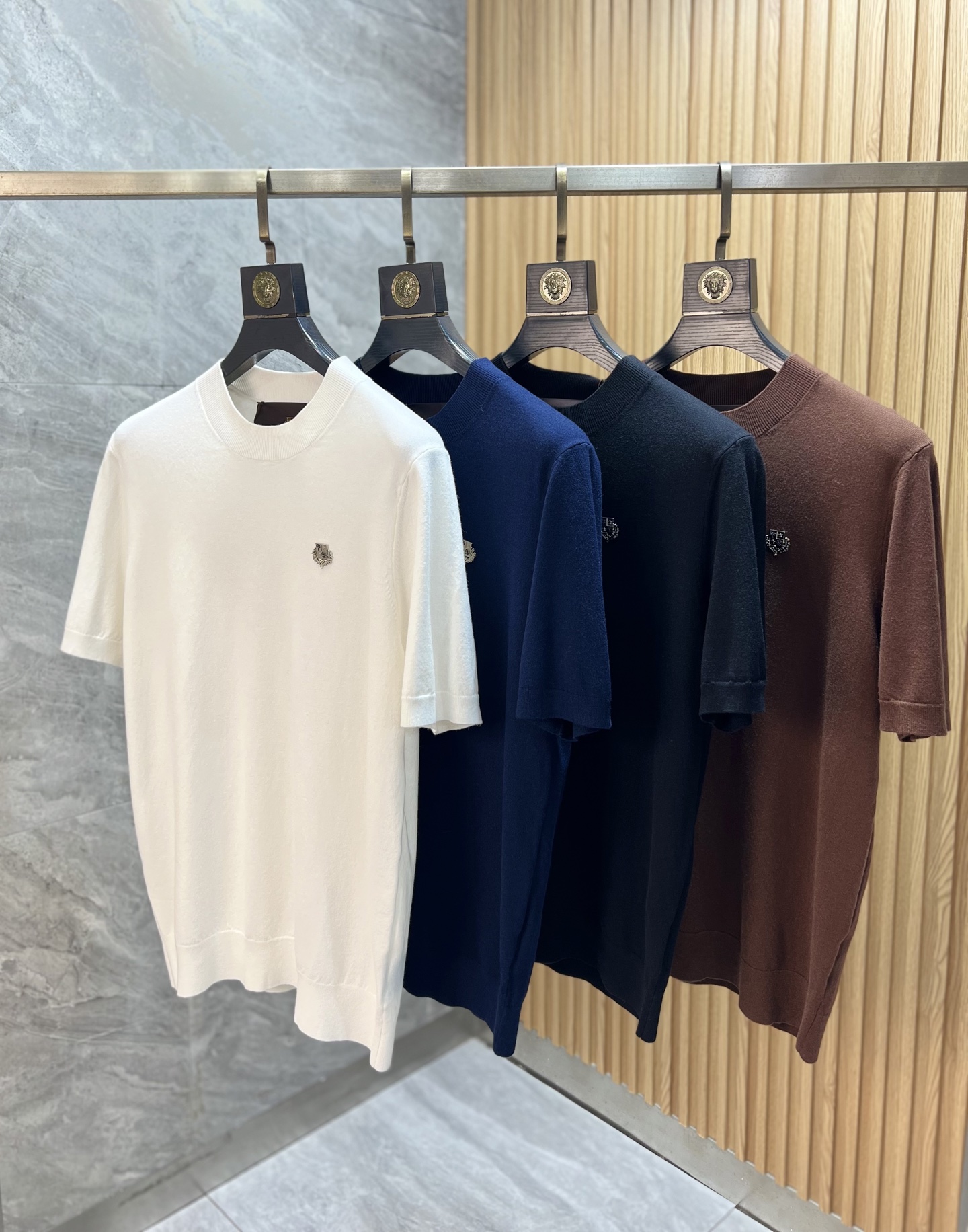 NO:835327,LP 1956 spring and summer new products, complete with three labels, knitted round neck short-sleeved T-shirt, old money style series, good products need no introduction, look at the details, counter size M-XXXL / recommended L,, loro piana, T-shirt, tees, t-shirt,19860909LP 1956年春夏新品上新 三标齐全 针织圆领短袖T恤 老钱风系列 好货不用过多介绍 看细节 专柜码数M-XXXL /建议L,,loro piana,T-shirt,tees，t-shirt,,Men's clothing
