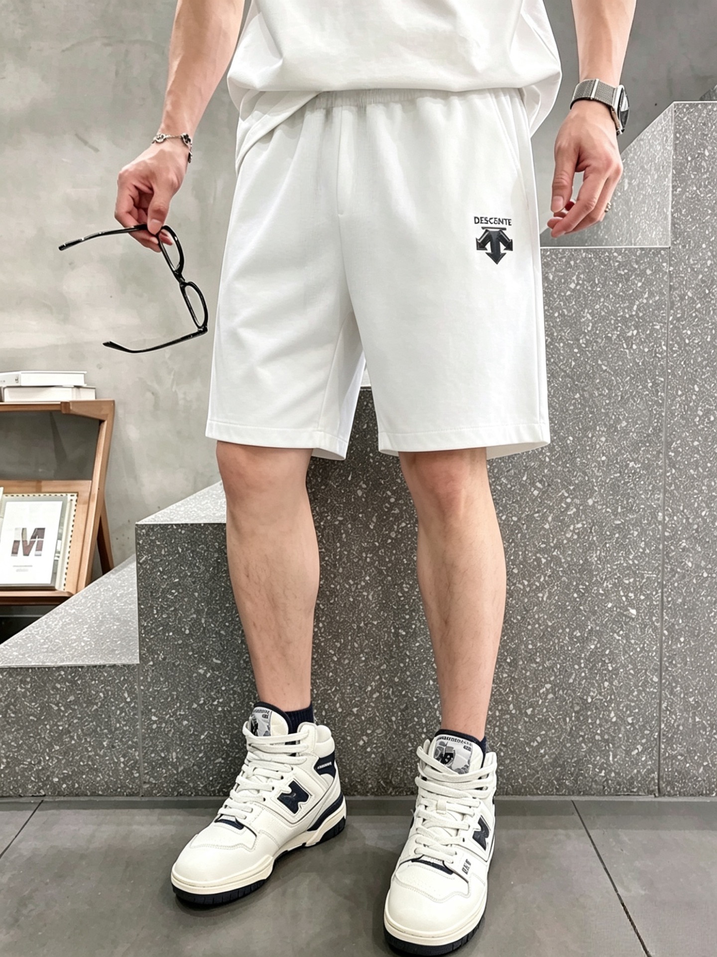 NO:835320,Des/Desante 2026 spring and summer new products, complete with three standards, elastic band five-point casual pants and shorts, good products, no need to introduce too much, look at the details, counter size M-XXXL 175/140, upper body recommended xL, slim fit,,shorts,19860909Des/迪桑特 2026春夏新品 三标齐全 松紧带五分休闲裤短裤 好货不用过多介绍 看细节 专柜码数M-XXXL 175/140上身建议xL 修身版型,,shorts,,Men's clothing