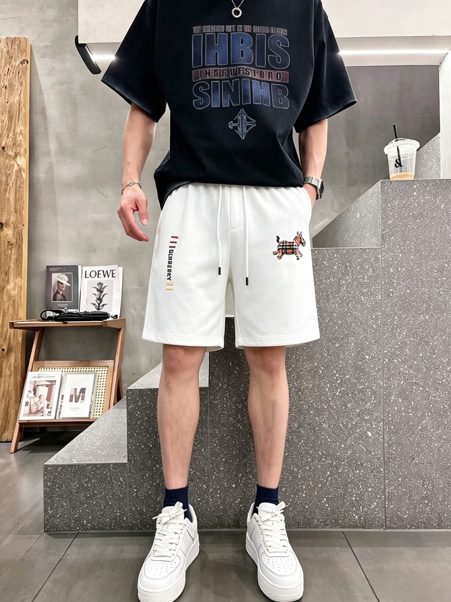 NO:835346,Burberry/Burberry 2026 spring and summer new products, complete with three labels, elastic band five-point casual pants and shorts, good products need no introduction, look at the details, counter size M-XXXL 175/140 upper body recommended xL, slim fit,,burberry,burberry,shorts,19860909Burberry/巴宝莉 2026春夏新品 三标齐全 松紧带五分休闲裤短裤 好货不用过多介绍 看细节 专柜码数M-XXXL 175/140上身建议xL 修身版型,,burberry,burberry,shorts,,Men's clothing