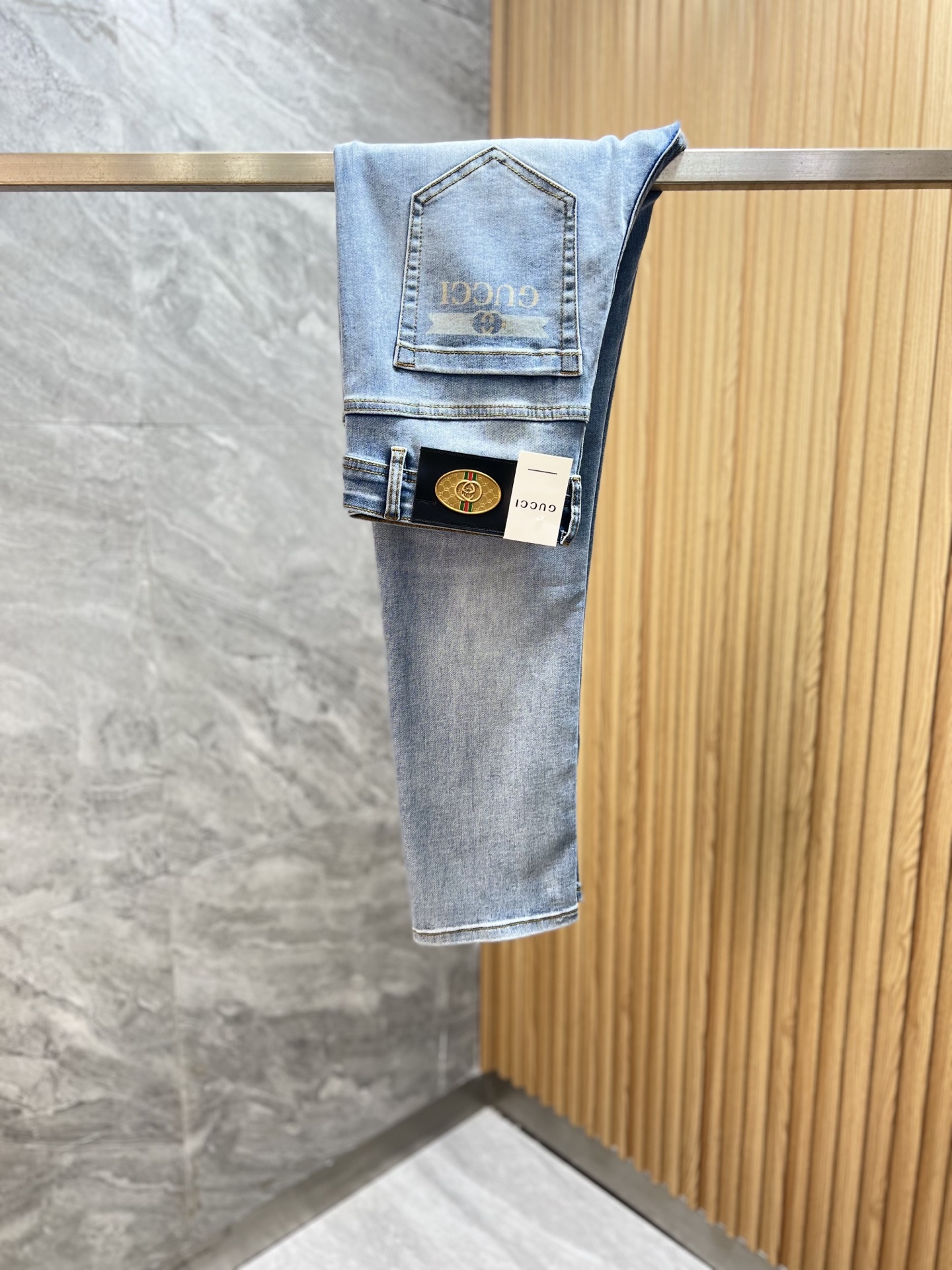 NO:916537,Gucci/Gucci 2026 spring and summer new products, complete with three labels, jeans, good products, no need to introduce too much, look at the details, counter size 28-38 / upper body size 32,, gucci, jeans,19860909Gucci/古奇 2026春夏新品 三标齐全 牛仔裤 好货不用过多介绍 看细节 专柜码数28-38 /上身32码,,gucci,jeans,,Men's clothing