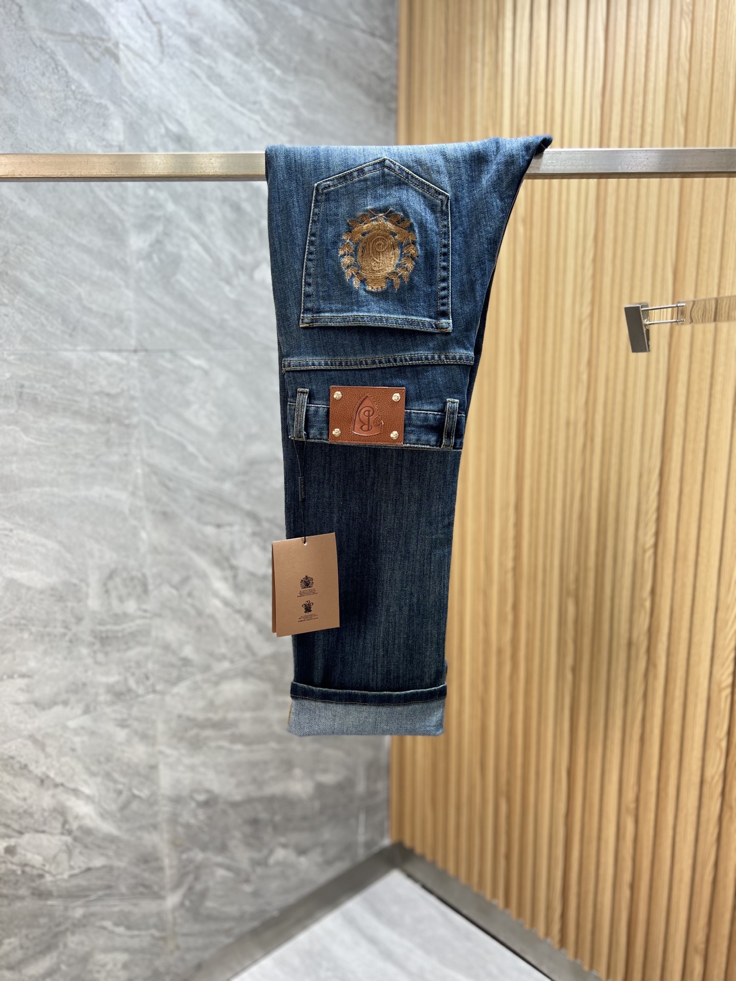 NO:916555,Burberry/Burberry 2026 spring and summer new products, complete with three labels, jeans, good products, no need to introduce too much, look at the details, counter size 30-40 / upper body size 32,, burberry, burberry, jeans,19860909Burberry/巴宝莉 2026春夏新品 三标齐全 牛仔裤 好货不用过多介绍 看细节 专柜码数30-40 /上身32码,,burberry,burberry,jeans,,Men's clothing