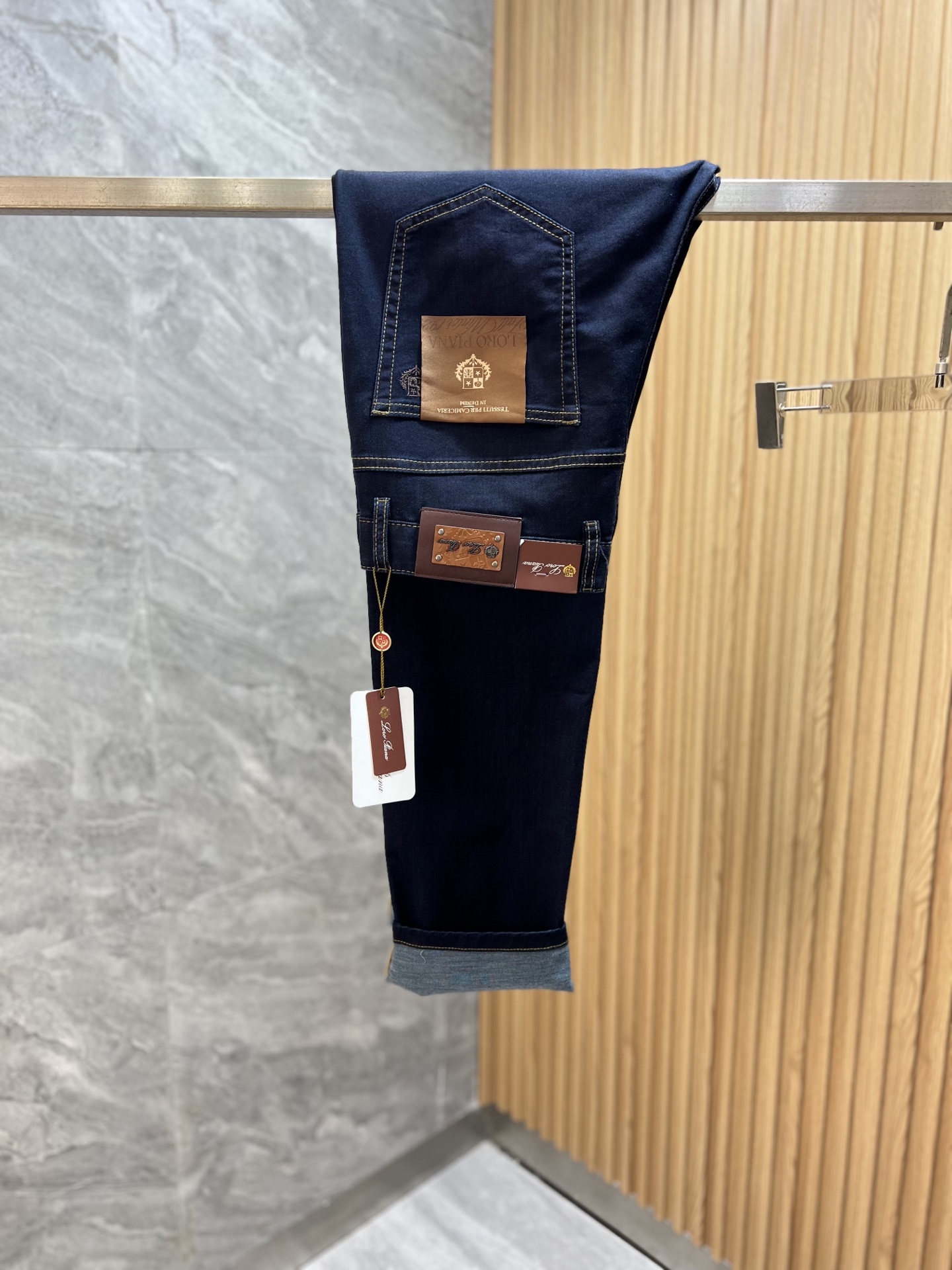 NO:916560,LP 1956 spring and summer new products, complete with three labels, jeans, good products, no need to introduce too much, look at the details, counter size 30-40 / upper body size 32, loro piana, jeans,19860909LP 1956春夏新品 三标齐全 牛仔裤 好货不用过多介绍 看细节 专柜码数30-40 /上身32码,,loro piana,jeans,,Men's clothing