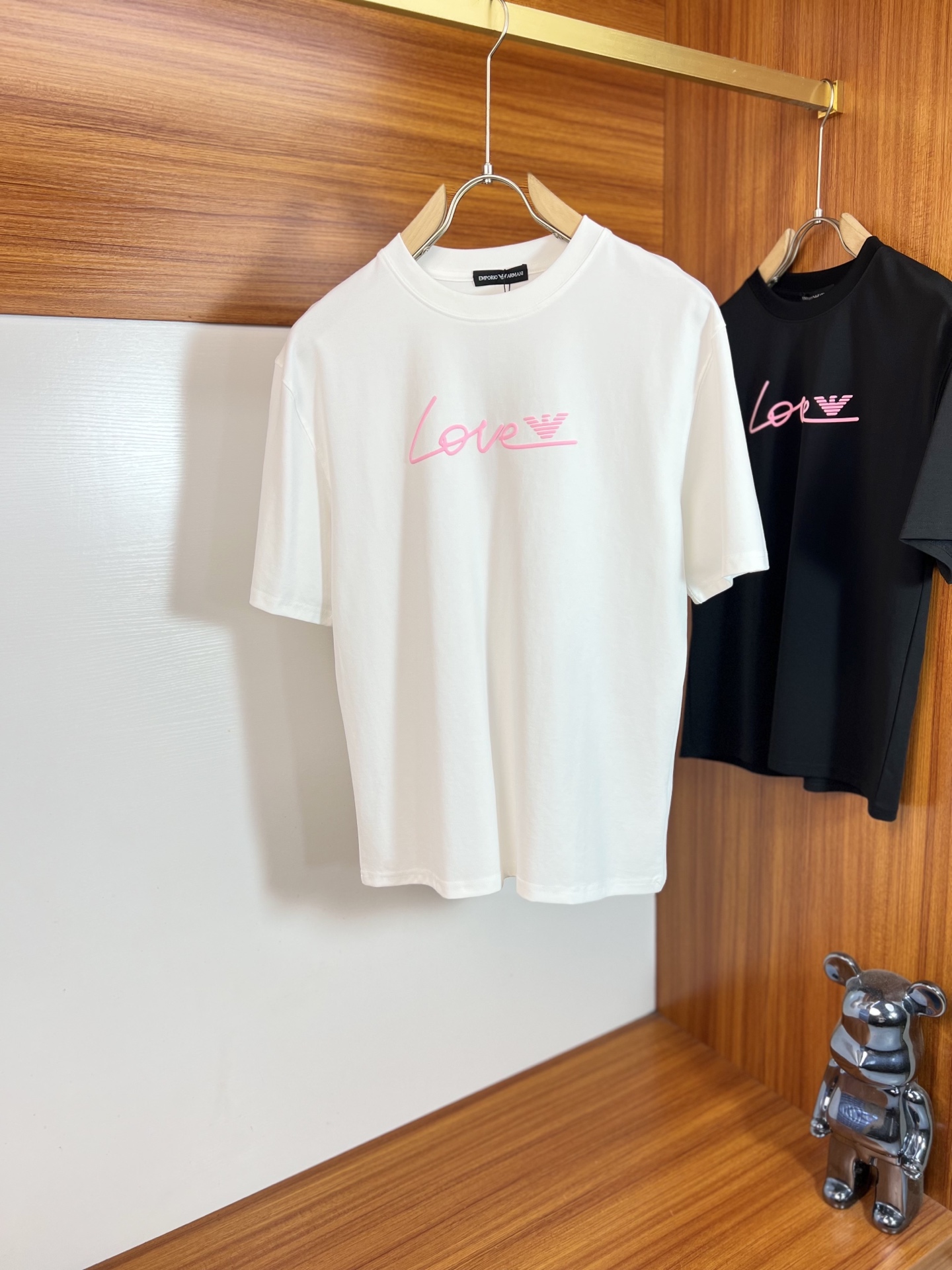 NO:915624,Armani/Armani 2026 spring and summer new products, complete with three labels, mercerized cotton round neck short-sleeved T-shirt, good product without too much introduction, look at the details, counter size M-XXXL / recommended L,,,armani,armani,T-shirt,tees,t-shirt,19860909Armani/阿玛尼 2026年春夏新品上新 三标齐全 丝光棉圆领短袖T恤 好货不用过多介绍 看细节 专柜码数M-XXXL /建议L,,,armani,armani,T-shirt,tees，t-shirt,,Men's clothing
