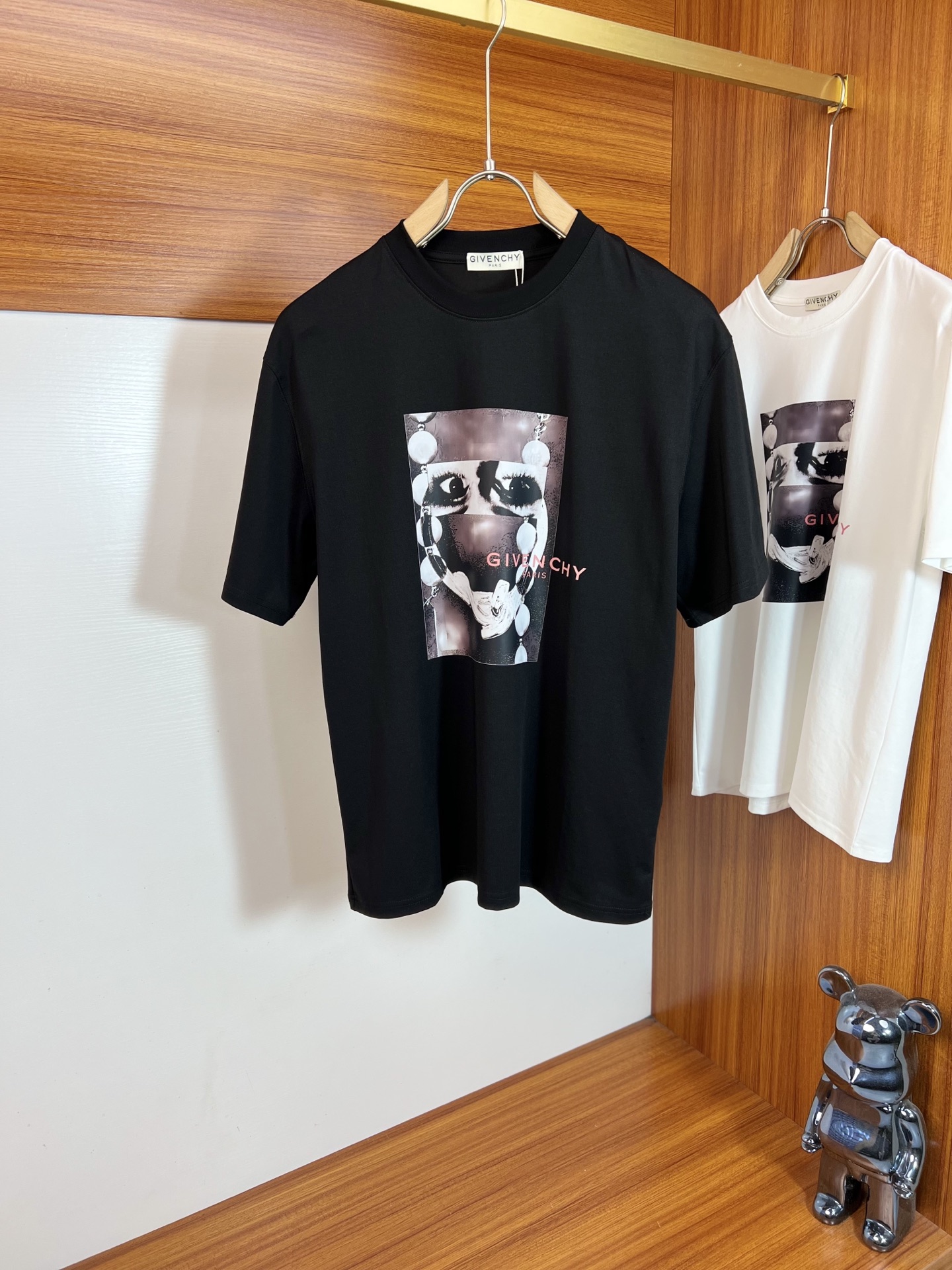 NO:915636,give/Givenchy 2026 spring and summer new products, complete with three labels, mercerized cotton round neck short-sleeved T-shirt, good product without too much introduction, look at the details, counter size M-XXXL / recommended L,,,givenchy,givenchy,T-shirt,tees,t-shirt,19860909give/纪梵希 2026年春夏新品上新 三标齐全 丝光棉圆领短袖T恤 好货不用过多介绍 看细节 专柜码数M-XXXL /建议L,,,givenchy,givenchy,T-shirt,tees，t-shirt,,Men's clothing