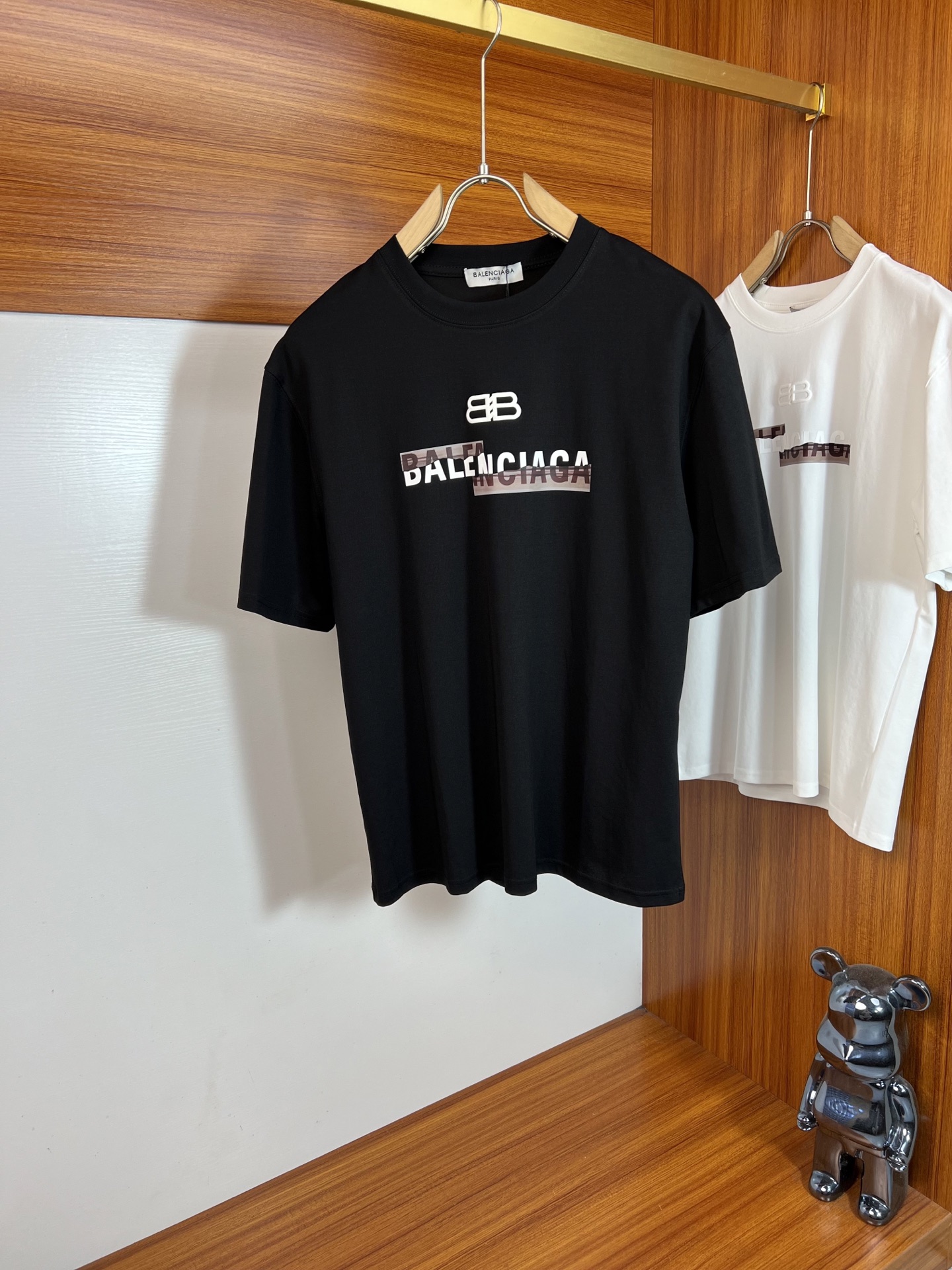NO:836478,Balenciaga/Balenciaga 2026 spring and summer new products, complete with three labels, mercerized cotton round neck short-sleeved T-shirt, good product without too much introduction, look at the details, counter size M-XXXL 175/140, recommended L,, balenciaga, balenciaga, T-shirt, tees, t-shirt,19860909Balenciaga/巴黎世家 2026年春夏新品上新 三标齐全 丝光棉圆领短袖T恤 好货不用过多介绍 看细节 专柜码数M-XXXL 175/140建议L,,balenciaga,balenciaga,T-shirt,tees，t-shirt,,Men's clothing