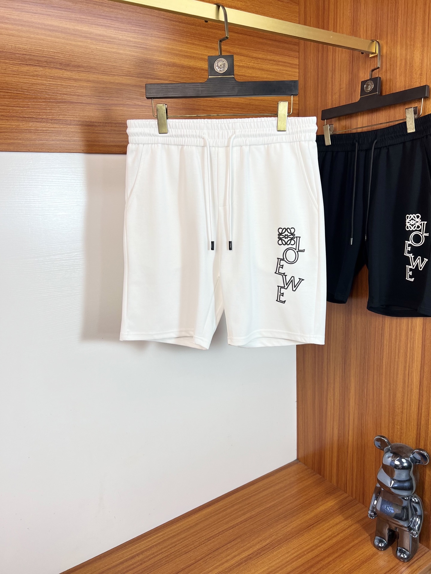 NO:836486,Loewe/Luo Yiwei 2026 spring and summer new products, complete with three labels, elastic band five-point casual pants and shorts, good products without too much introduction, look at the details, counter size M-XXXL 175/upper body recommended L,,loewe,loewe,shorts,19860909Loewe/罗意威 2026春夏新品 三标齐全 松紧带五分休闲裤短裤 好货不用过多介绍 看细节 专柜码数M-XXXL 175/上身建议L,,loewe,loewe,shorts,,Men's clothing