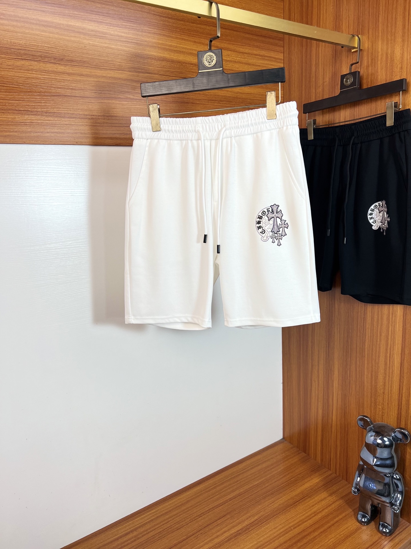NO:836452,Ch/Chrome Hearts 2026 spring and summer new products, complete with three labels, elastic band five-point casual pants and shorts, good products need no introduction, look at the details, counter size M-XXXL 175/upper body recommended L,, chrome hearts, shorts,19860909Ch/克罗心 2026春夏新品 三标齐全 松紧带五分休闲裤短裤 好货不用过多介绍 看细节 专柜码数M-XXXL 175/上身建议L,,chrome hearts,shorts,,Men's clothing