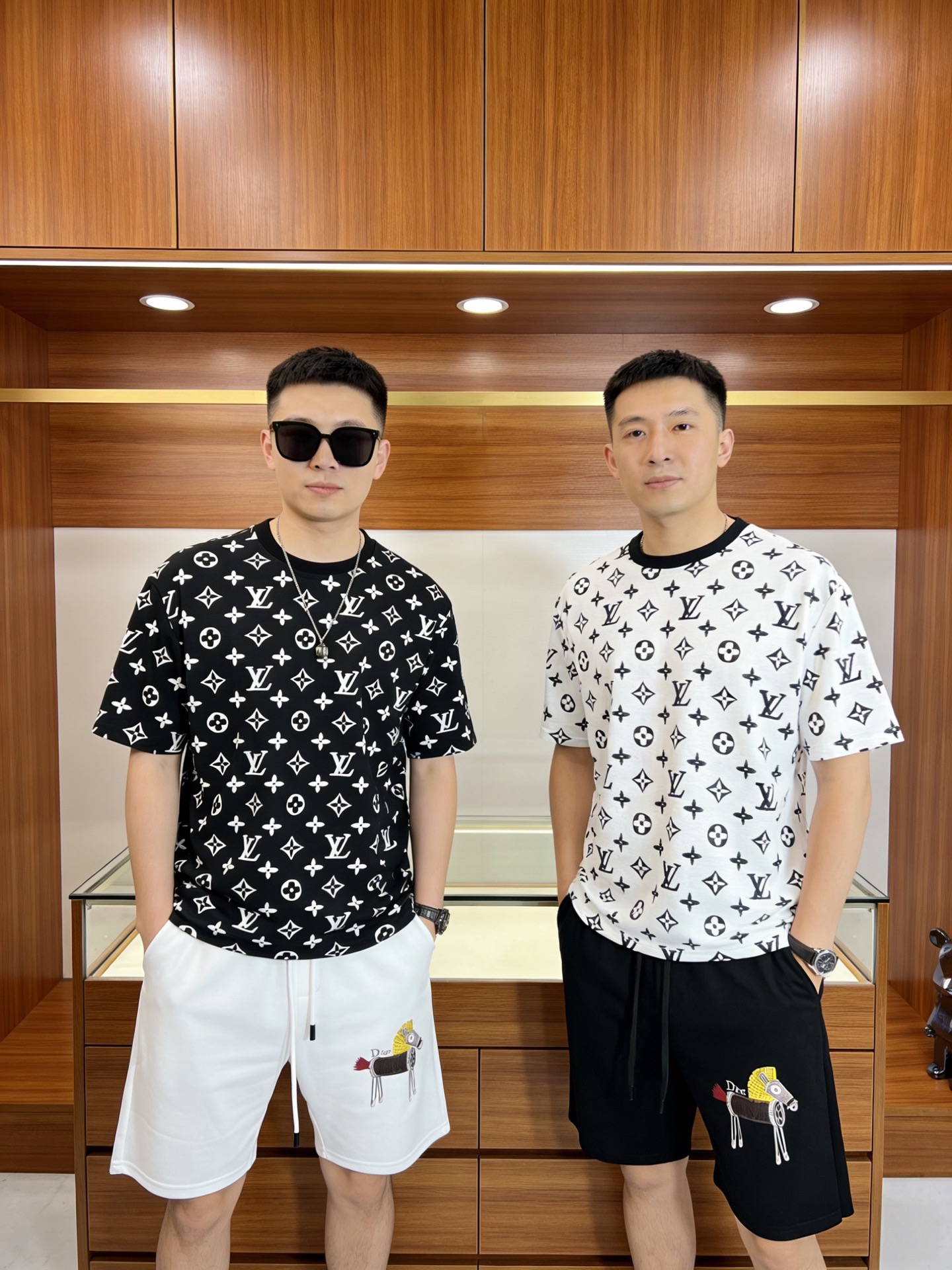 NO:838127,Dior/Dior 2026 spring and summer new products, complete with three standards, five-point shorts, good products, no need to introduce too much, look at the details, counter size M-XXXL / upper body recommended L,, dior, dior, shorts,19860909Dior/迪奥 2026春夏新品 三标齐全 五分短裤 好货不用过多介绍 看细节 专柜码数M-XXXL /上身建议L,,dior,dior,shorts,,Men's clothing