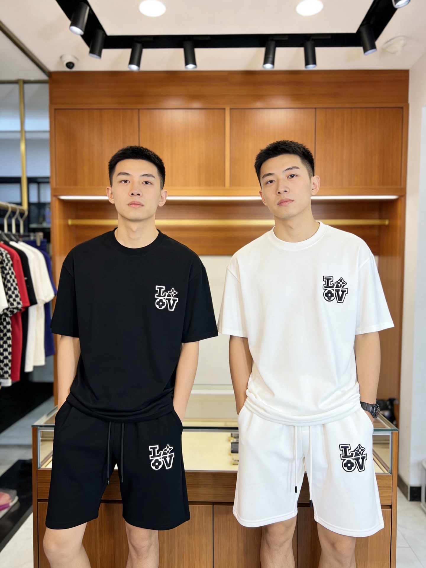 NO:838115,LV/Louis Vuitton 2026 spring and summer new products, complete with three standards, five-point shorts, good products, no need to introduce too much, look at the details, counter size M-XXXL / upper body recommended L,, louis vuitton, louis vuitton, shorts,19860909LV/路易威登 2026春夏新品 三标齐全 五分短裤 好货不用过多介绍 看细节 专柜码数M-XXXL /上身建议L,,louis vuitton,louis vuitton,shorts,,Men's clothing
