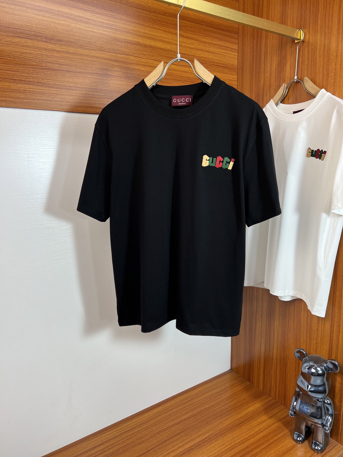 NO:838124,Gucci/Gucci 2026 spring and summer new products, complete with three labels, pure cotton round neck short-sleeved T-shirt, good product, no need to introduce too much, look at the details, counter size M-XXXL 175/140, recommended L,, gucci, T-shirt, tees, t-shirt,19860909Gucci/古奇 2026年春夏新品上新 三标齐全 纯棉圆领短袖T恤 好货不用过多介绍 看细节 专柜码数M-XXXL 175/140建议L,,gucci,T-shirt,tees，t-shirt,,Men's clothing