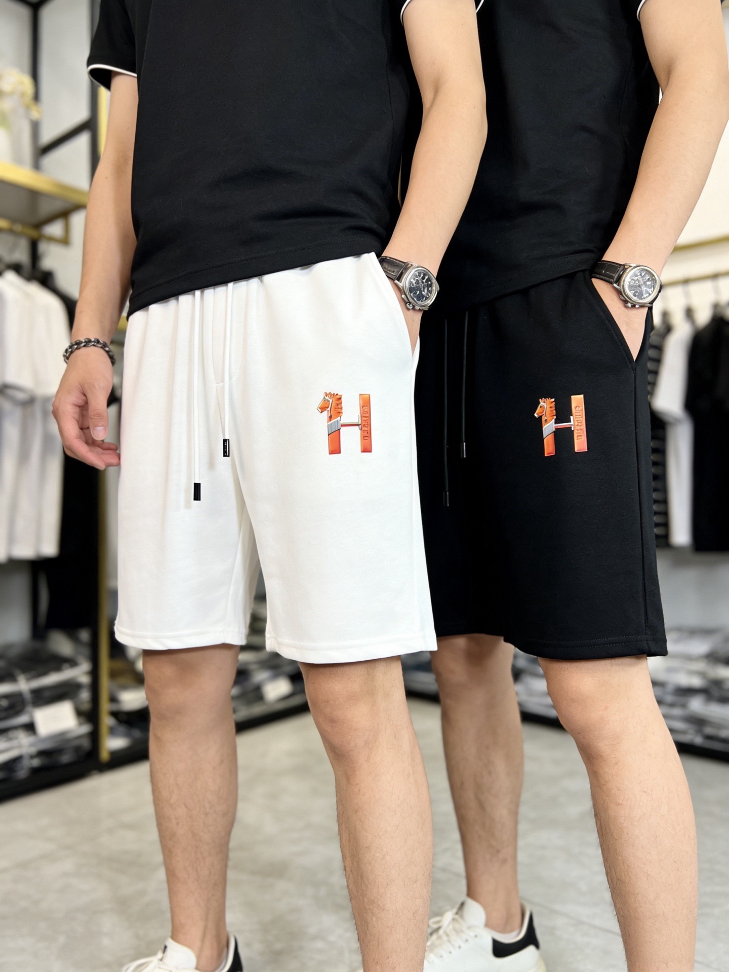 NO:929243,Hermes/Hermès 2026 spring and summer new products, complete with three standards, five-point shorts, good products, no need to introduce too much, look at the details, counter size M-XXXL / upper body recommended L,, hermes, hermes, shorts,19860909Hermes/爱马仕 2026春夏新品 三标齐全 五分短裤 好货不用过多介绍 看细节 专柜码数M-XXXL /上身建议L,,hermes,hermes,shorts,,Men's clothing