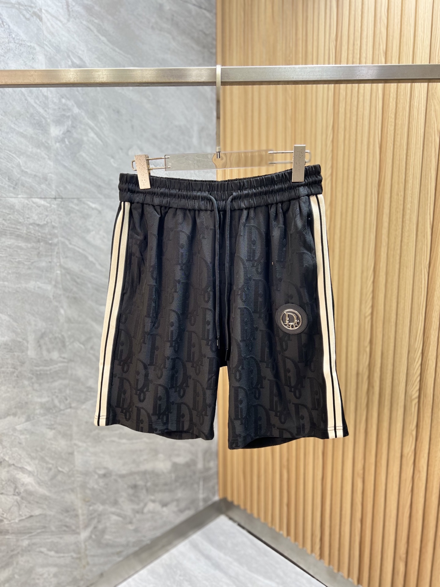 NO:840409,Dior/Dior 2026 spring and summer new products, complete with three standards, five-point shorts, good products, no need to introduce too much, look at the details, counter size M-XXXL / upper body recommended L,, dior, dior, shorts,19860909Dior/迪奥 2026春夏新品 三标齐全 五分短裤 好货不用过多介绍 看细节 专柜码数M-XXXL /上身建议L,,dior,dior,shorts,,Men's clothing
