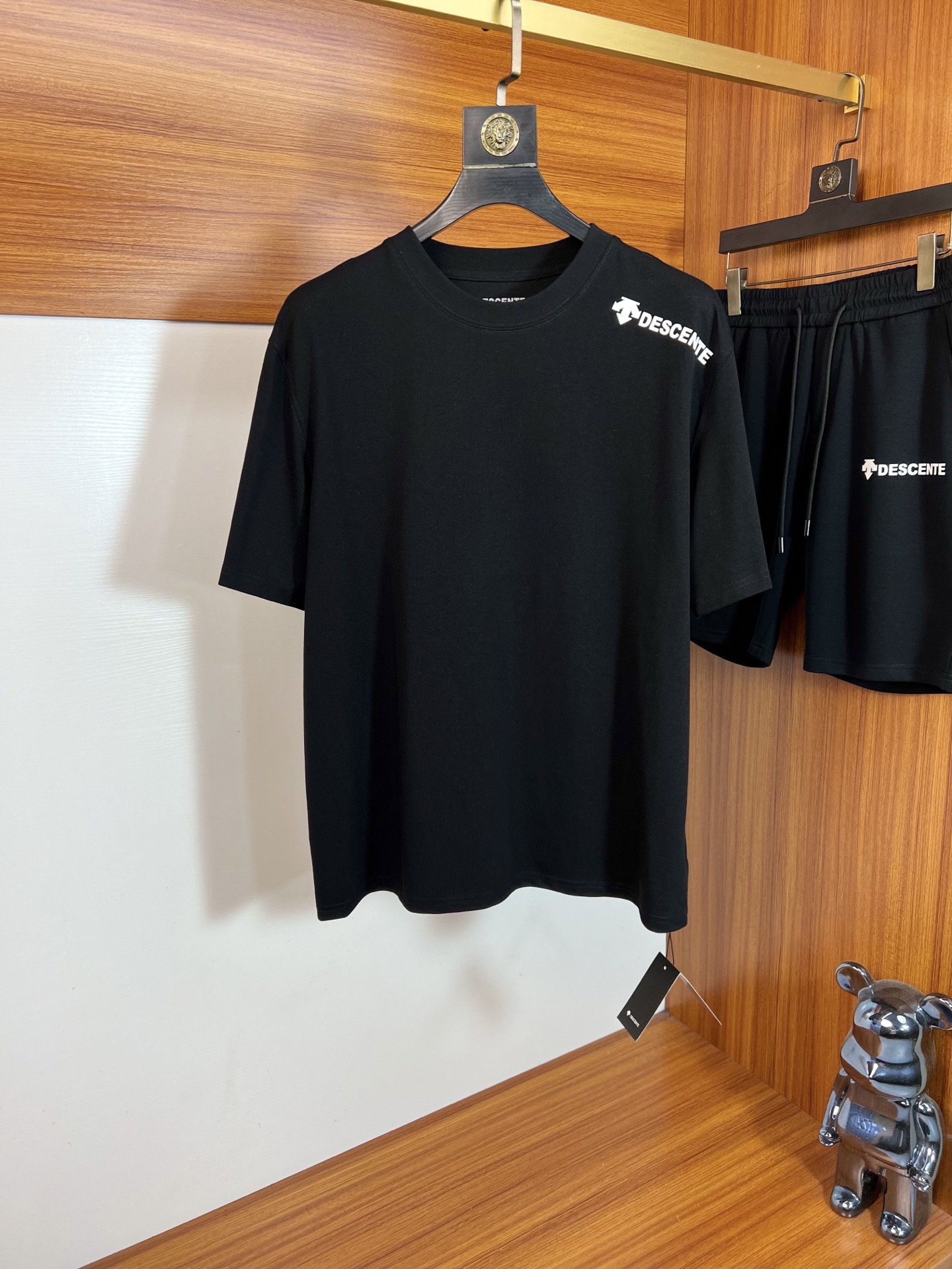 NO:840438,Tops and pants Des/Descente 2026 spring and summer new products, complete with three labels, fashionable casual suits, good products without too much introduction, look at the details, counter size M-XXXL / recommended L,,19860909上衣 裤子Des/迪桑特 2026春夏新品 三标齐全 时尚休闲套装 好货不用过多介绍 看细节 专柜码数 M-XXXL /建议L,,,Men's clothing