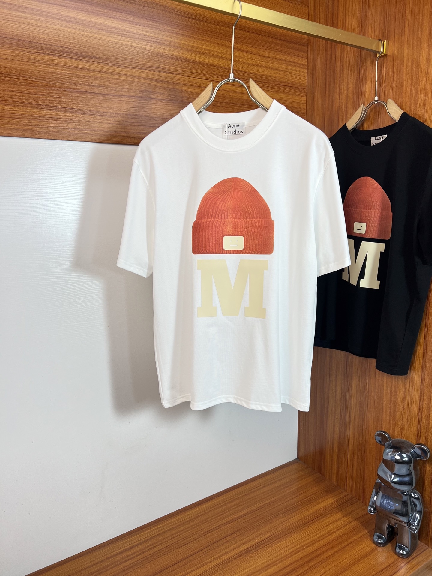 NO:843168,Acne St 2026 spring and summer new products, complete with three labels, round neck pure cotton short-sleeved T-shirt, good product does not need to be introduced too much, look at the details, counter size M-XXXL / recommended L, slightly loose version,,acne studios,T-shirt,tees,t-shirt,19860909Acne St 2026春夏新品 三标齐全 圆领纯棉短袖T恤 好货不用过多介绍 看细节 专柜码数M-XXXL /建议L 微宽松版型,,acne studios,T-shirt,tees，t-shirt,,Men's clothing