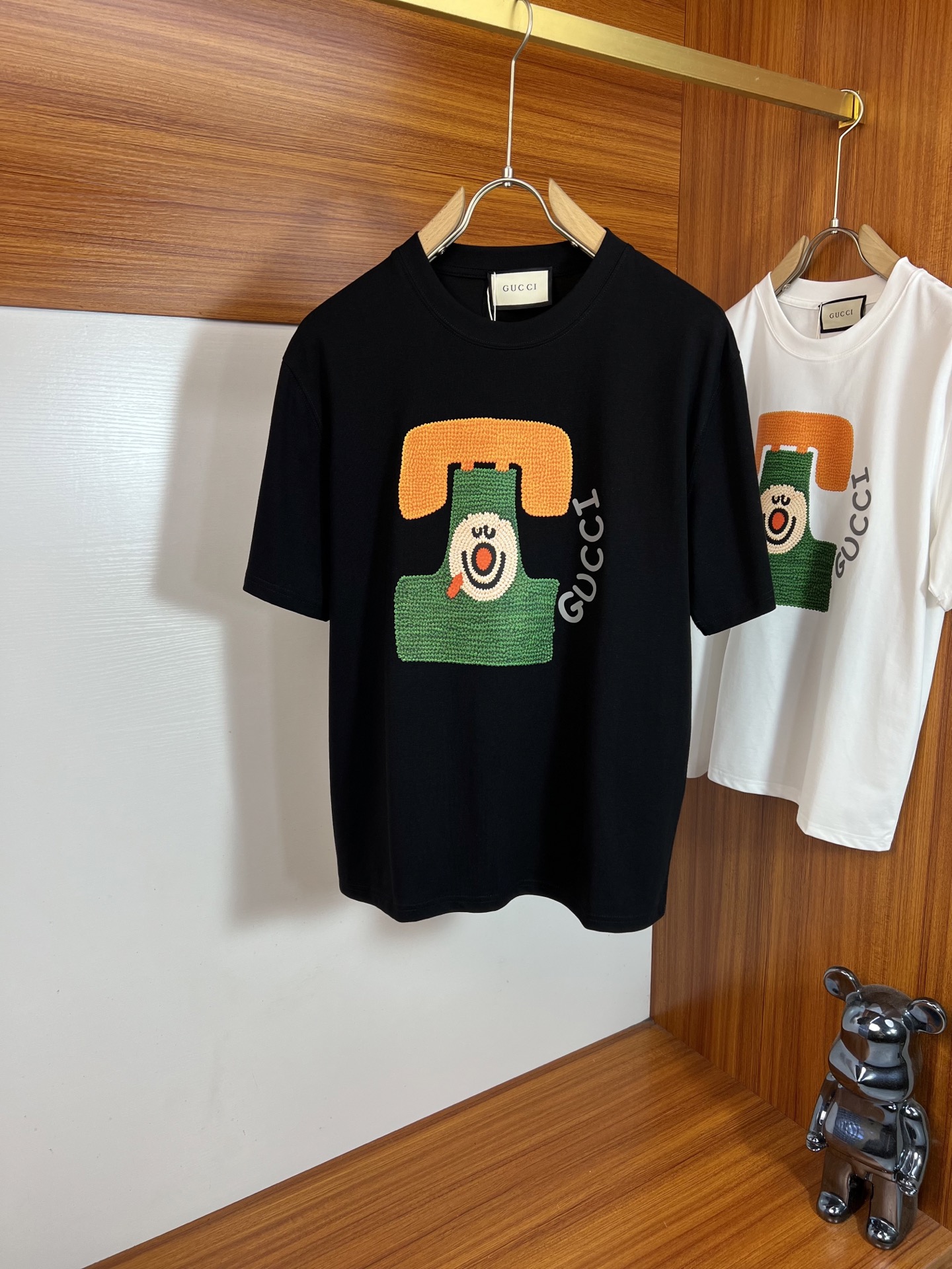 NO:843177,Gucci/Gucci 2026 spring and summer new products, complete with three labels, round neck pure cotton short-sleeved T-shirt, good product does not need to be introduced too much, look at the details, counter size M-XXXL / recommended L, slightly loose version,, gucci, T-shirt, tees, t-shirt,19860909Gucci/古奇 2026春夏新品 三标齐全 圆领纯棉短袖T恤 好货不用过多介绍 看细节 专柜码数M-XXXL /建议L 微宽松版型,,gucci,T-shirt,tees，t-shirt,,Men's clothing