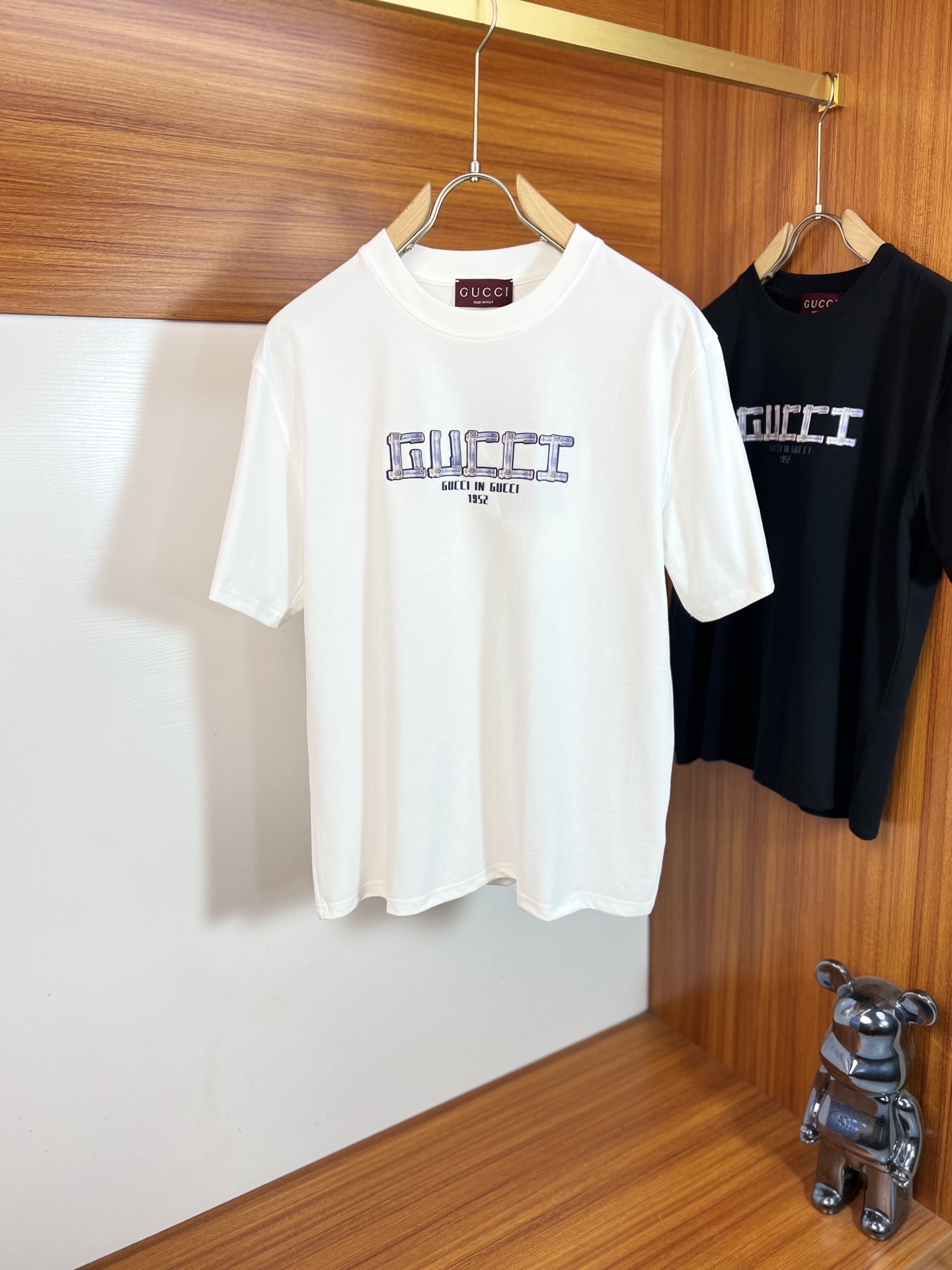 NO:847612,Gucci/Gucci 2026 spring and summer new products, complete with three labels, round neck pure cotton short-sleeved T-shirt, good product without too much introduction, look at the details, counter size M-XXXL / upper body recommended L,, gucci, T-shirt, tees, t-shirt,19860909Gucci/古奇 2026春夏新品 三标齐全 圆领纯棉短袖T恤 好货不用过多介绍 看细节 专柜码数M-XXXL /上身建议L,,gucci,T-shirt,tees，t-shirt,,Men's clothing