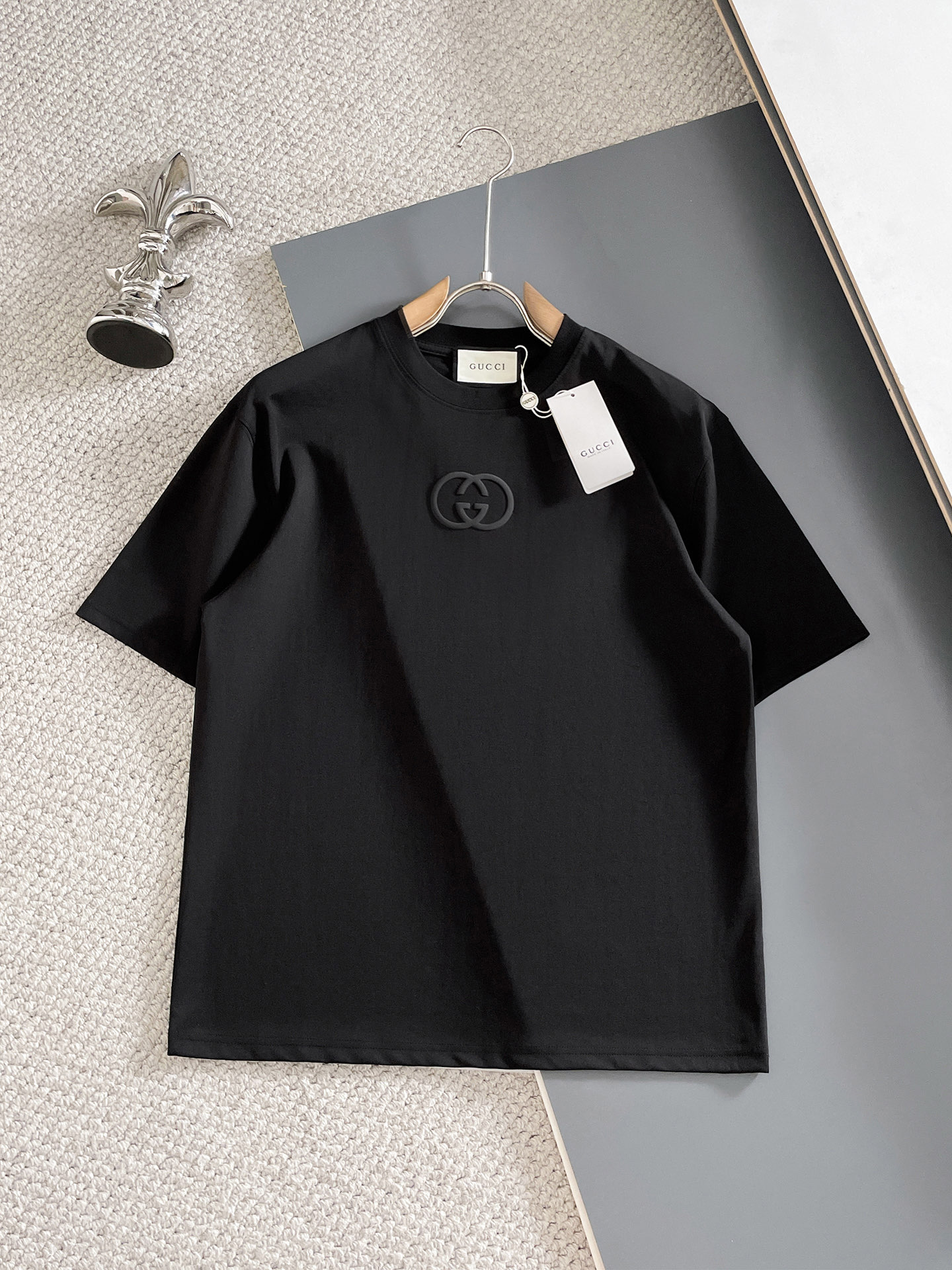 NO:857142,Gucci/Gucci 2026 spring and summer new products, complete with three labels, mercerized cotton short-sleeved T-shirt, good product, no need to introduce too much, look at the details, counter size M-XXXL 175/140, recommended L,, gucci, T-shirt, tees, t-shirt,19860909Gucci/古奇 2026春夏新品 三标齐全 丝光棉短袖T恤 好货不用过多介绍 看细节 专柜码数M-XXXL 175/140建议L,,gucci,T-shirt,tees，t-shirt,,Men's clothing