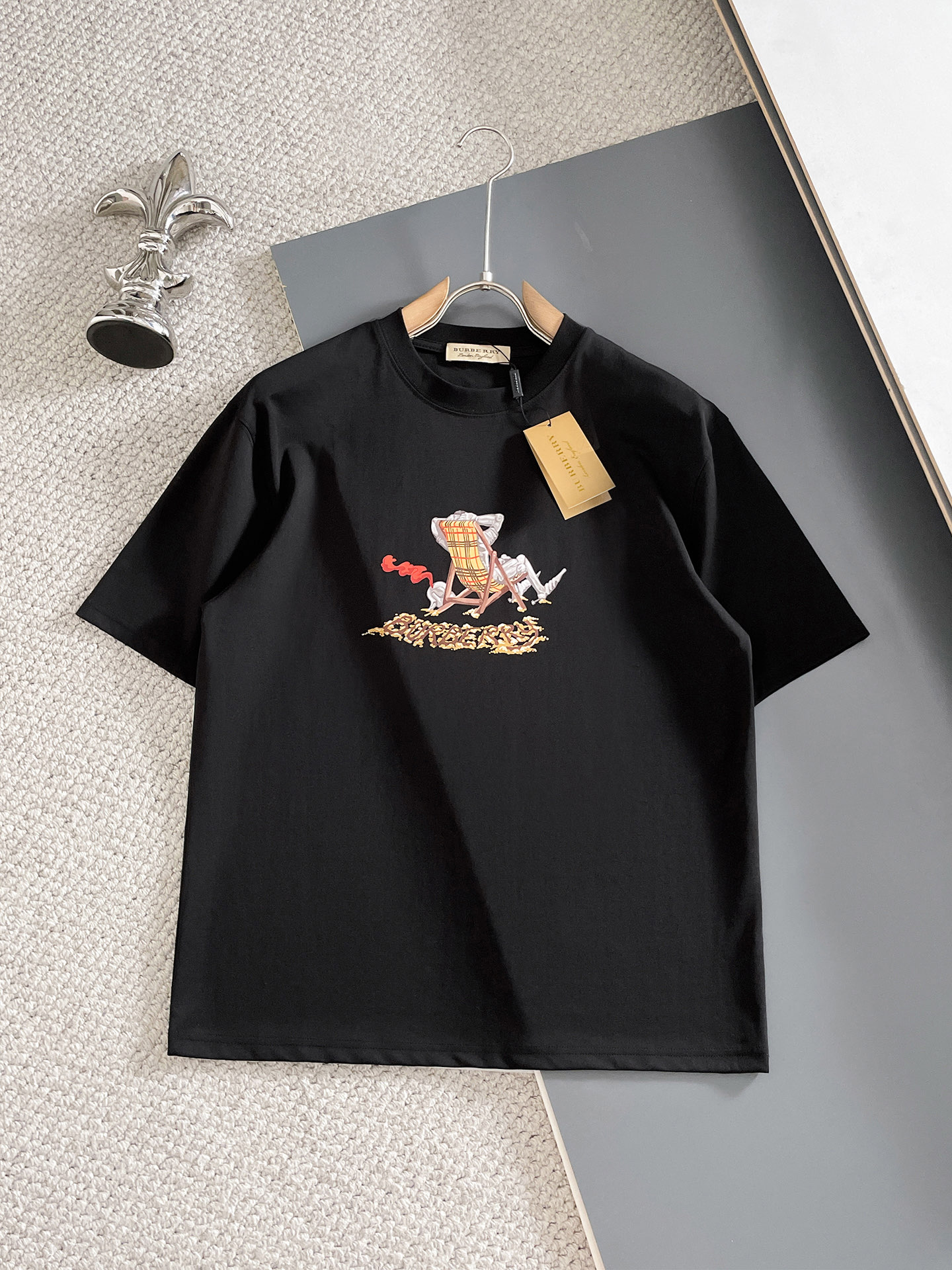 NO:857184,Burberry/Burberry 2026 spring and summer new products, complete with three labels, mercerized cotton short-sleeved T-shirt, good product without too much introduction, look at the details, counter size M-XXXL 175/140, recommended L,, burberry, burberry, T-shirt, tees, t-shirt,19860909Burberry/巴宝莉 2026春夏新品 三标齐全 丝光棉短袖T恤 好货不用过多介绍 看细节 专柜码数M-XXXL 175/140建议L,,burberry,burberry,T-shirt,tees，t-shirt,,Men's clothing