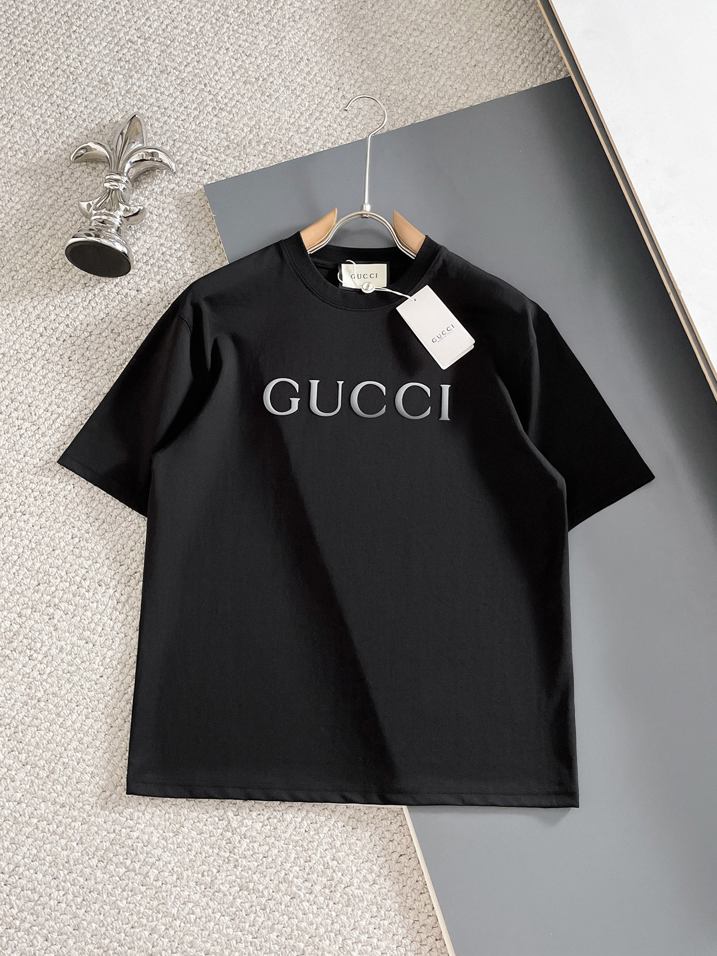 NO:857123,Gucci/Gucci 2026 spring and summer new products, complete with three labels, mercerized cotton short-sleeved T-shirt, good product, no need to introduce too much, look at the details, counter size M-XXXL 175/140, recommended L,, gucci, T-shirt, tees, t-shirt,19860909Gucci/古奇 2026春夏新品 三标齐全 丝光棉短袖T恤 好货不用过多介绍 看细节 专柜码数M-XXXL 175/140建议L,,gucci,T-shirt,tees，t-shirt,,Men's clothing