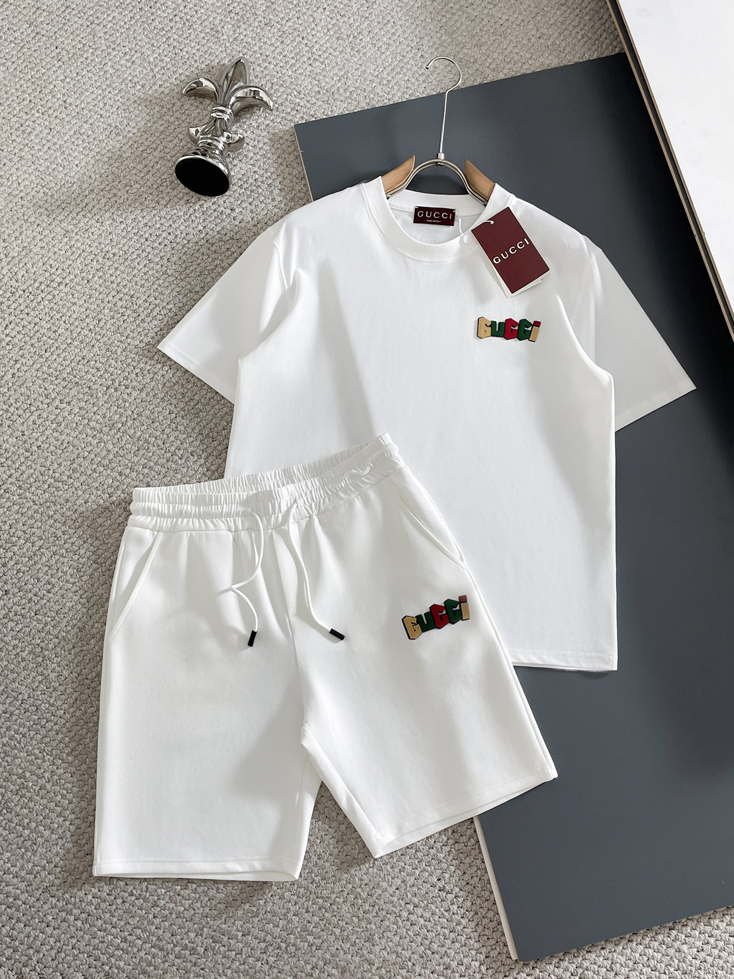 NO:867229,Tops and trousers Gucci/Gucci 2026 spring and summer new products, complete with three labels, can be matched with suits, good products without too much introduction, look at the details, counter size M-XXXL / upper body recommended L,, gucci,19860909上衣 裤子Gucci/古奇 2026春夏新品 三标齐全 可搭配套装 好货不用过多介绍 看细节 专柜码数M-XXXL /上身建议L,,gucci,,Men's clothing