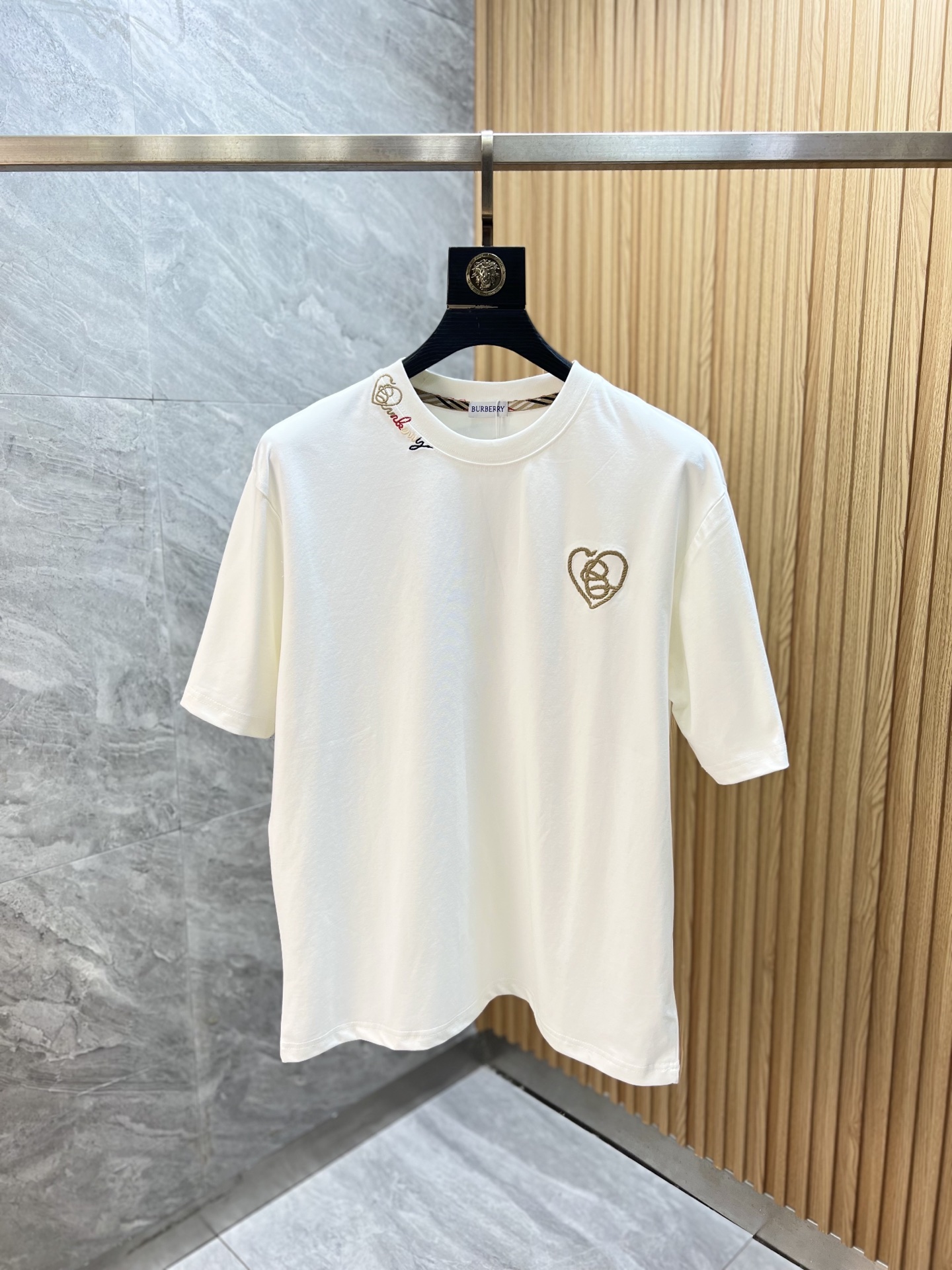 NO:875935,Burberry/Burberry 2026 spring and summer new products, complete with three standards, pure round neck short-sleeved T-shirt, size M-XXXL / recommended L,, burberry, burberry, T-shirt, tees, t-shirt,19860909Burberry/巴宝莉 2026年春夏新品上新 三标齐全 纯圆领短袖T恤 码数M-XXXL /建议L,,burberry,burberry,T-shirt,tees，t-shirt,,Men's clothing