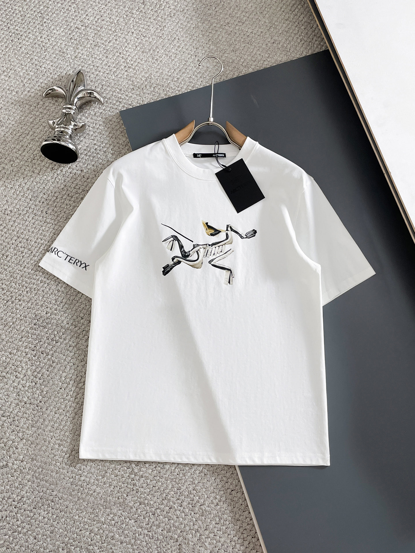 NO:875965,Arc/Arc'teryx 2026 spring and summer new products, complete with three labels, mercerized cotton round neck short-sleeved T-shirt, good product without too much introduction, look at the details, counter size M-XXXL 175/140 recommended L, slim fit, arc'teryx, T-shirt, tees, t-shirt,19860909Arc/始祖鸟 2026年春夏新品上新 三标齐全 丝光棉圆领短袖T恤 好货不用过多介绍 看细节 专柜码数M-XXXL 175/140建议L 修身版型,arc'teryx,T-shirt,tees，t-shirt,,Men's clothing