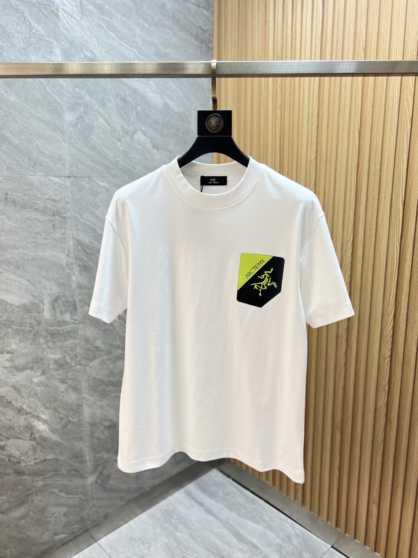 NO:910222,Arc/Arc'teryx 2026 spring and summer new products, complete with three labels, pure cotton short-sleeved T-shirt. Good product, no need to introduce too much. Look at the details. Counter size S-XXXL / Recommend M, arc'teryx, T-shirt, tees, t-shirt,19860909Arc/始祖鸟 2026春夏新品 三标齐全 纯棉短袖T恤 好货不用过多介绍 看细节 专柜码数S-XXXL /建议M,arc'teryx,T-shirt,tees，t-shirt,,Men's clothing